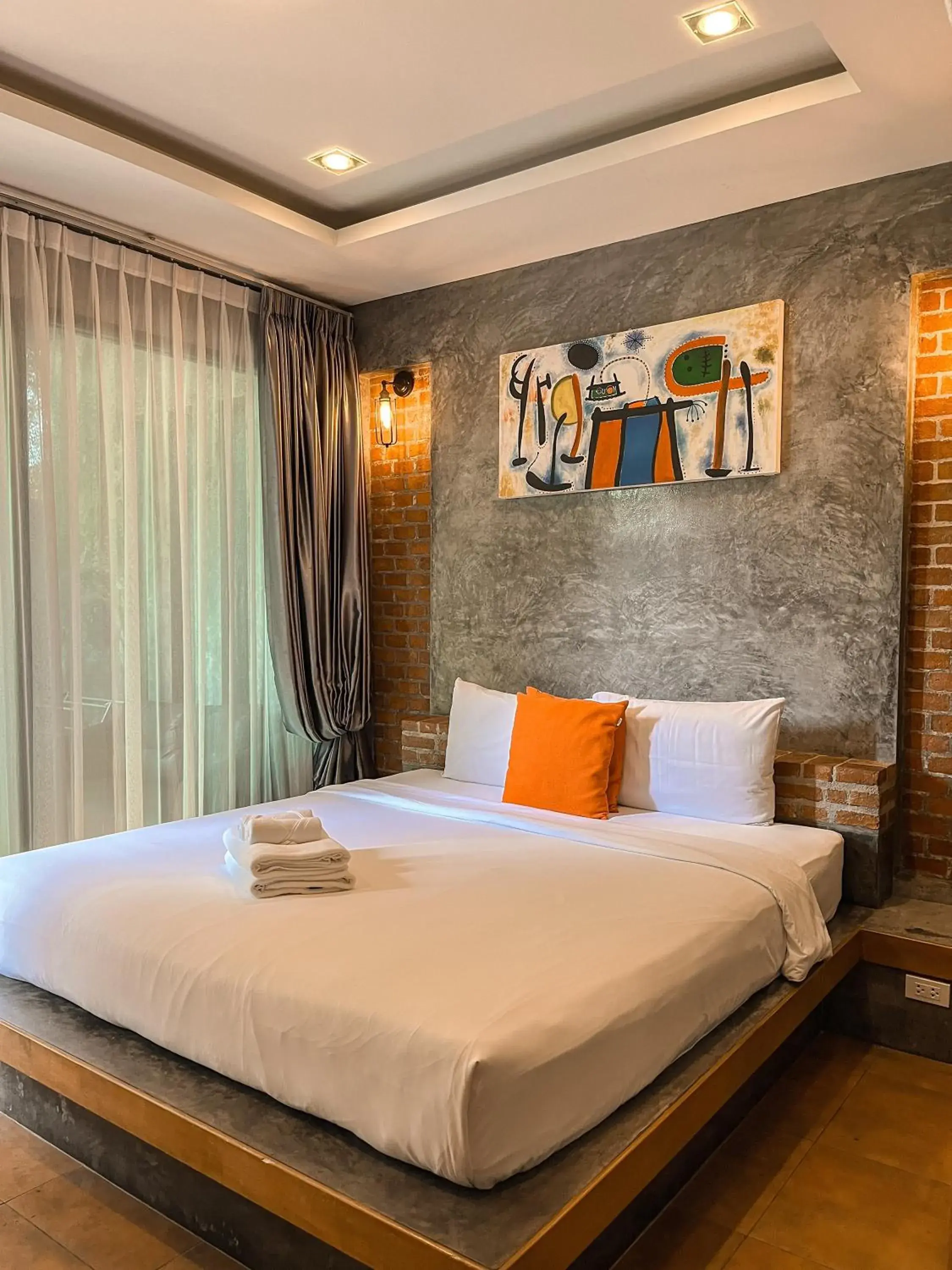 Bed in BaanMee Phuket near Chalong Pier Bed in BaanMee Phuket near Chalong Pier