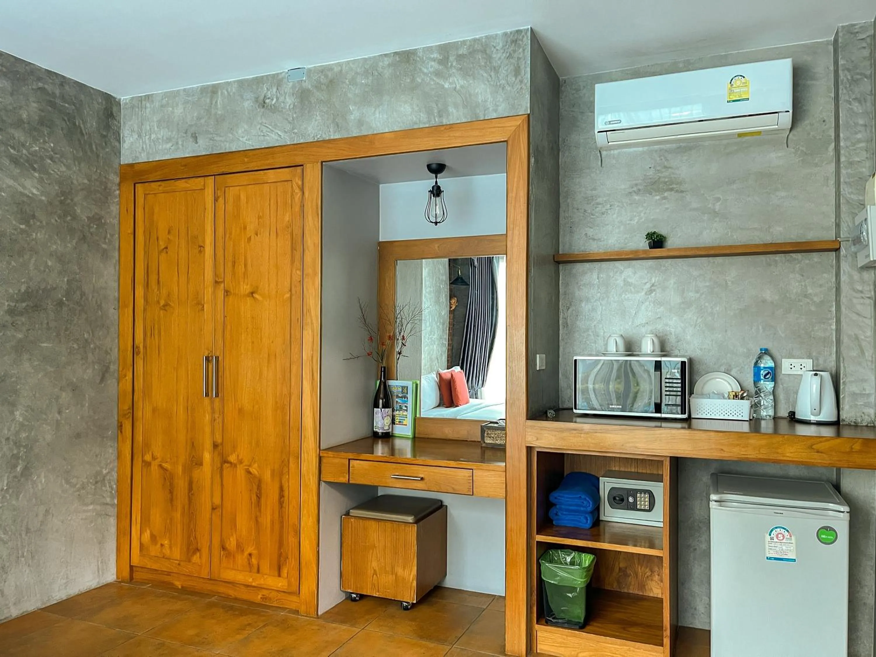 Bed in BaanMee Phuket near Chalong Pier