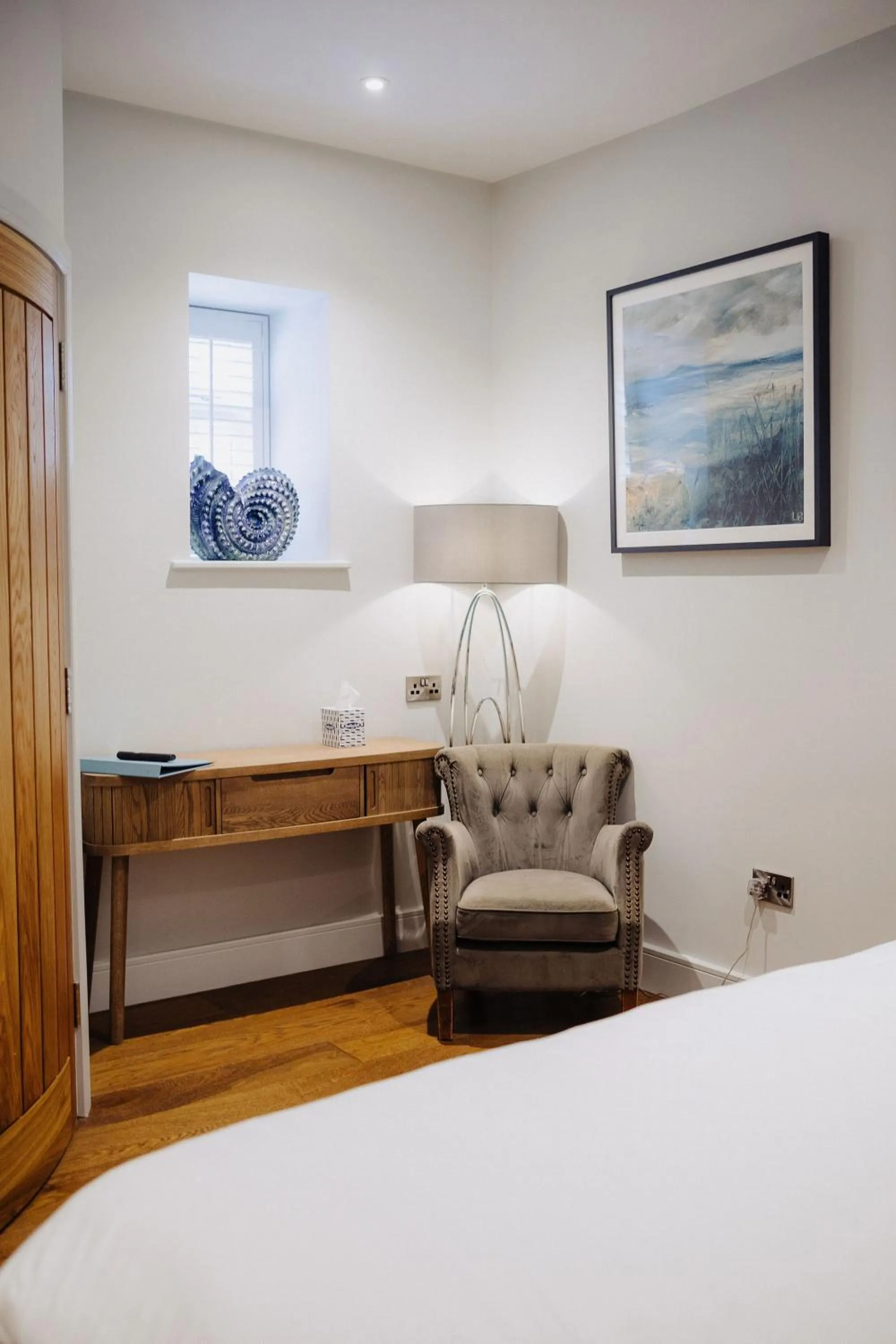 Bedroom, Bed in The Golden Lion Hotel