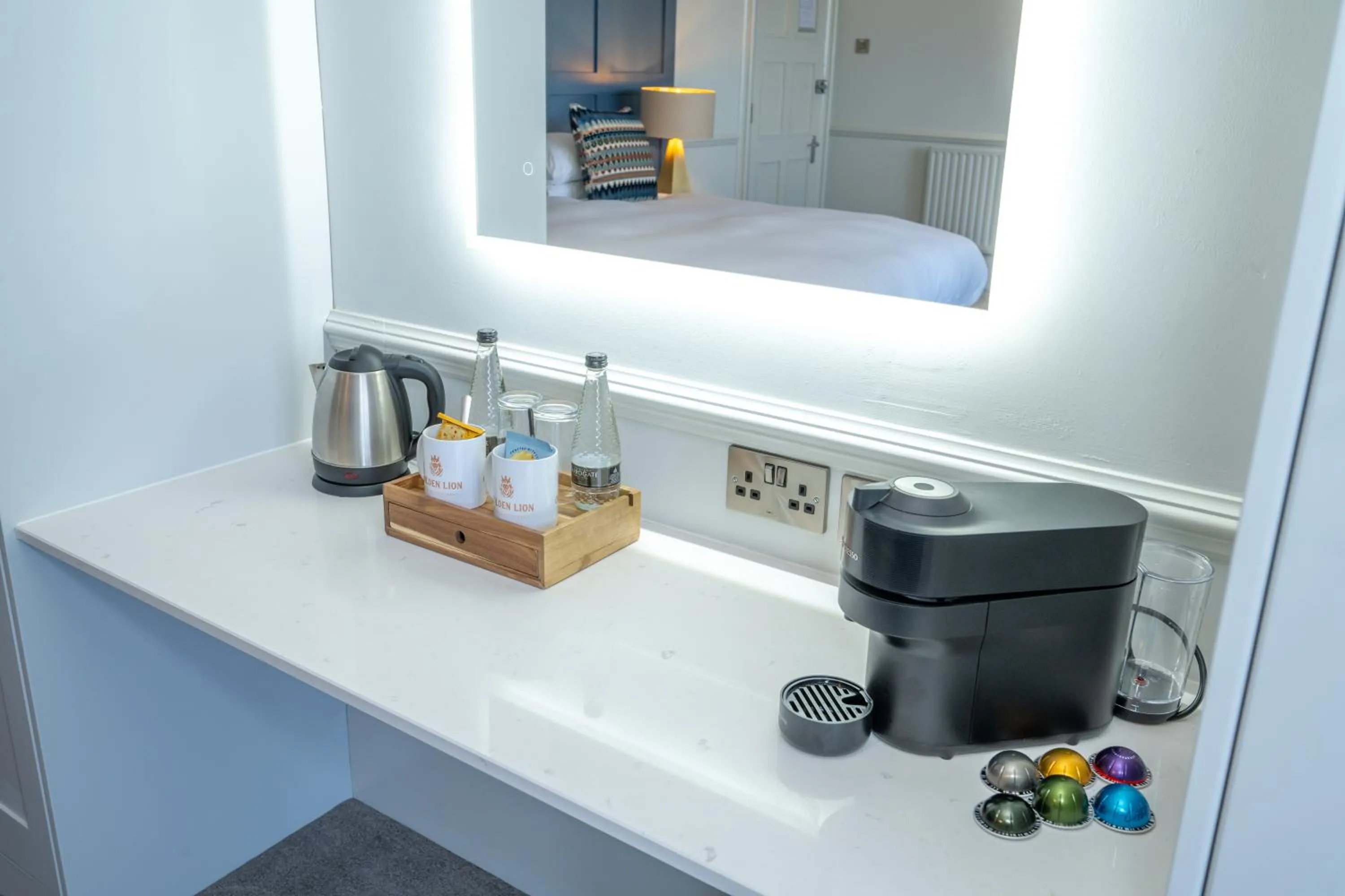 Coffee/tea facilities in The Golden Lion Hotel