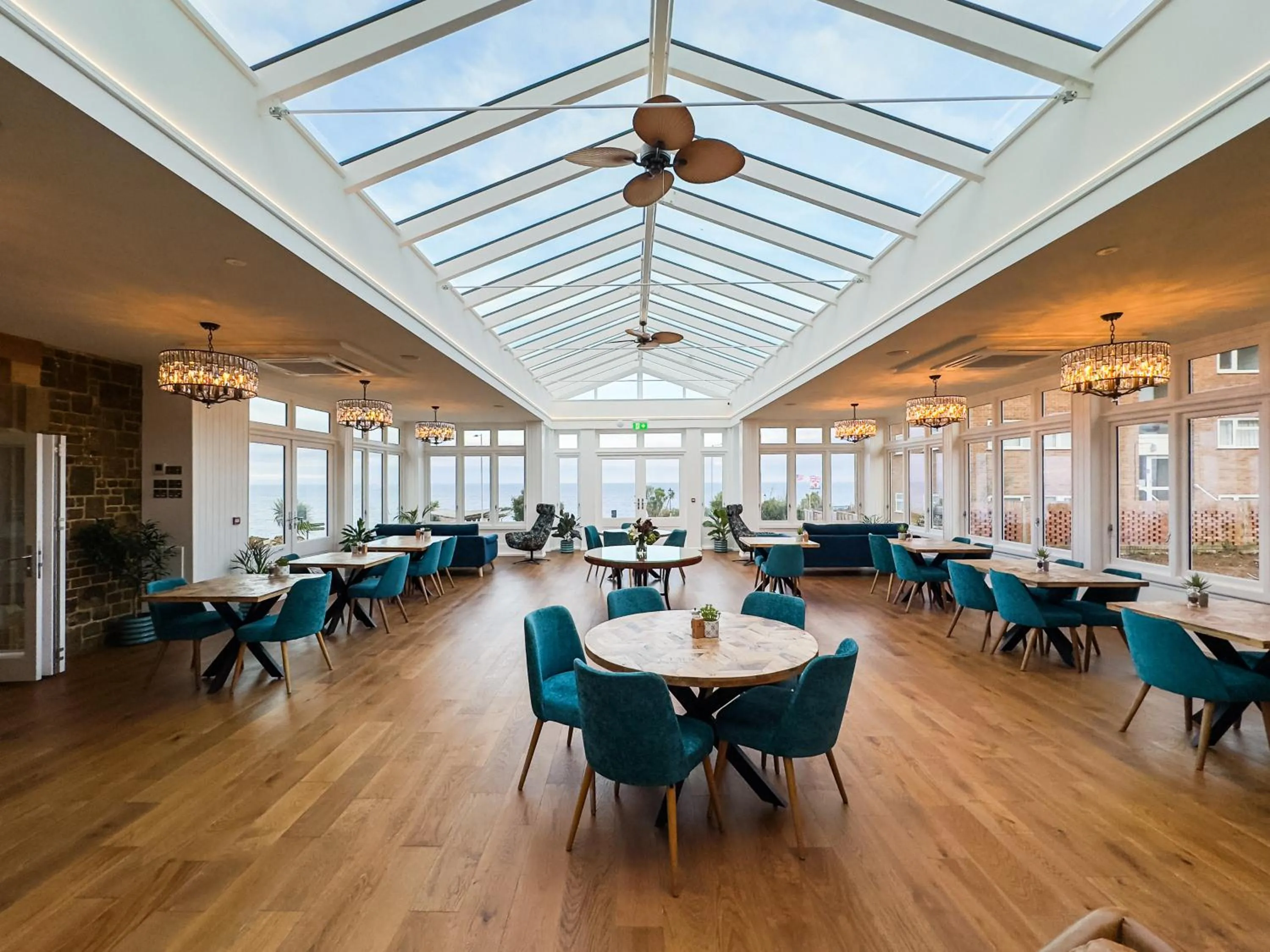 Restaurant/places to eat in The Golden Lion Hotel