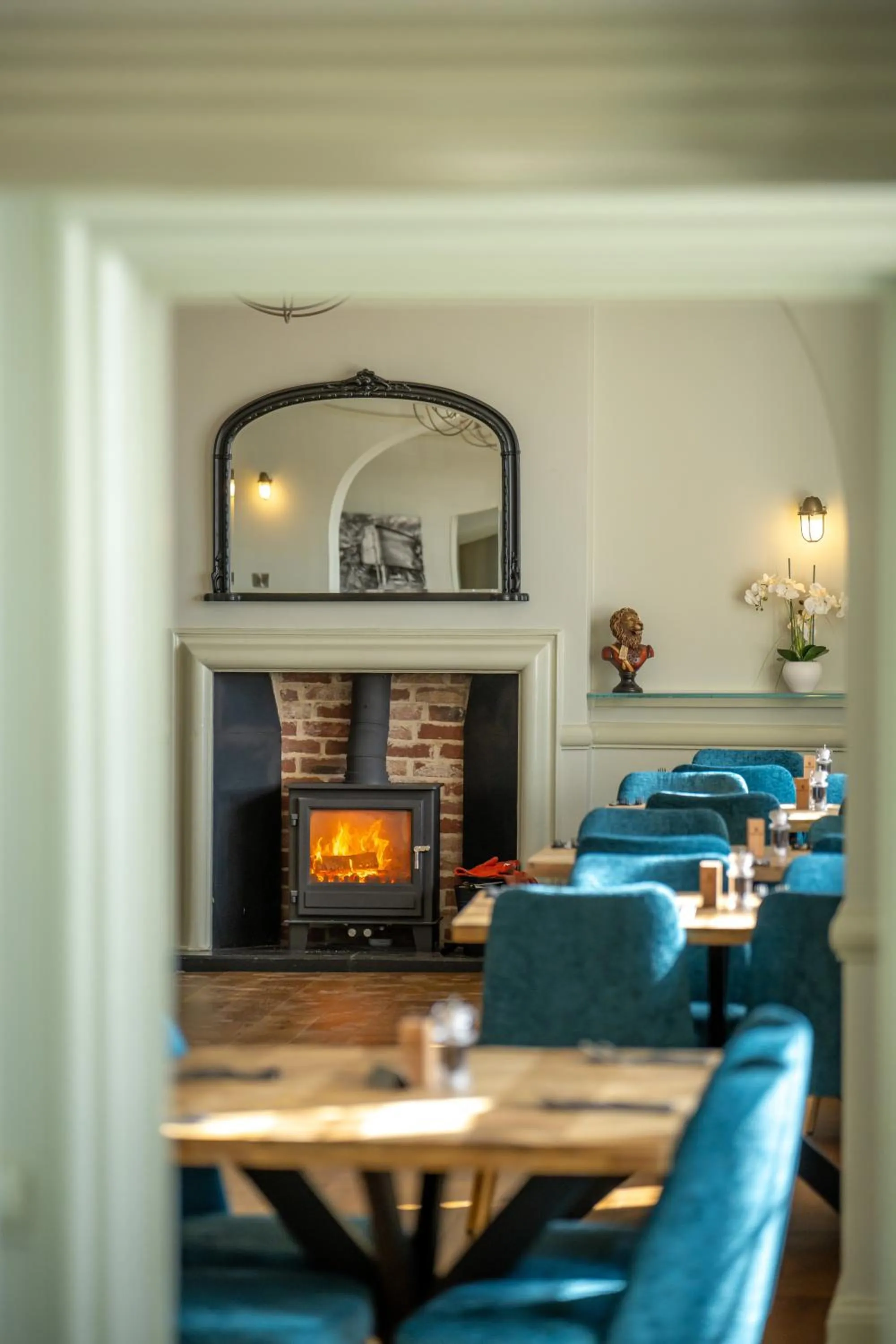 Restaurant/places to eat in The Golden Lion Hotel