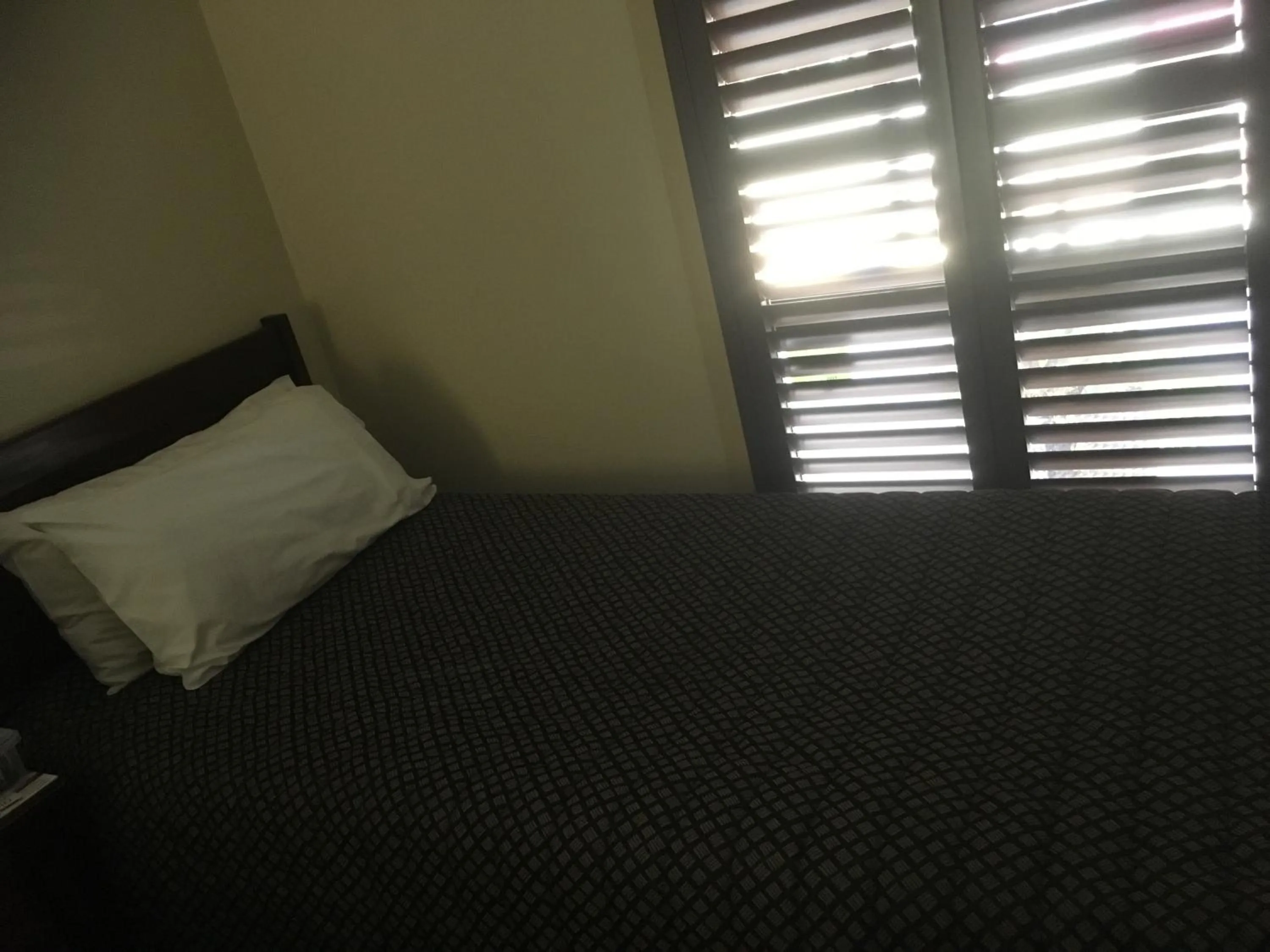 Bed in Balranald Club Motel