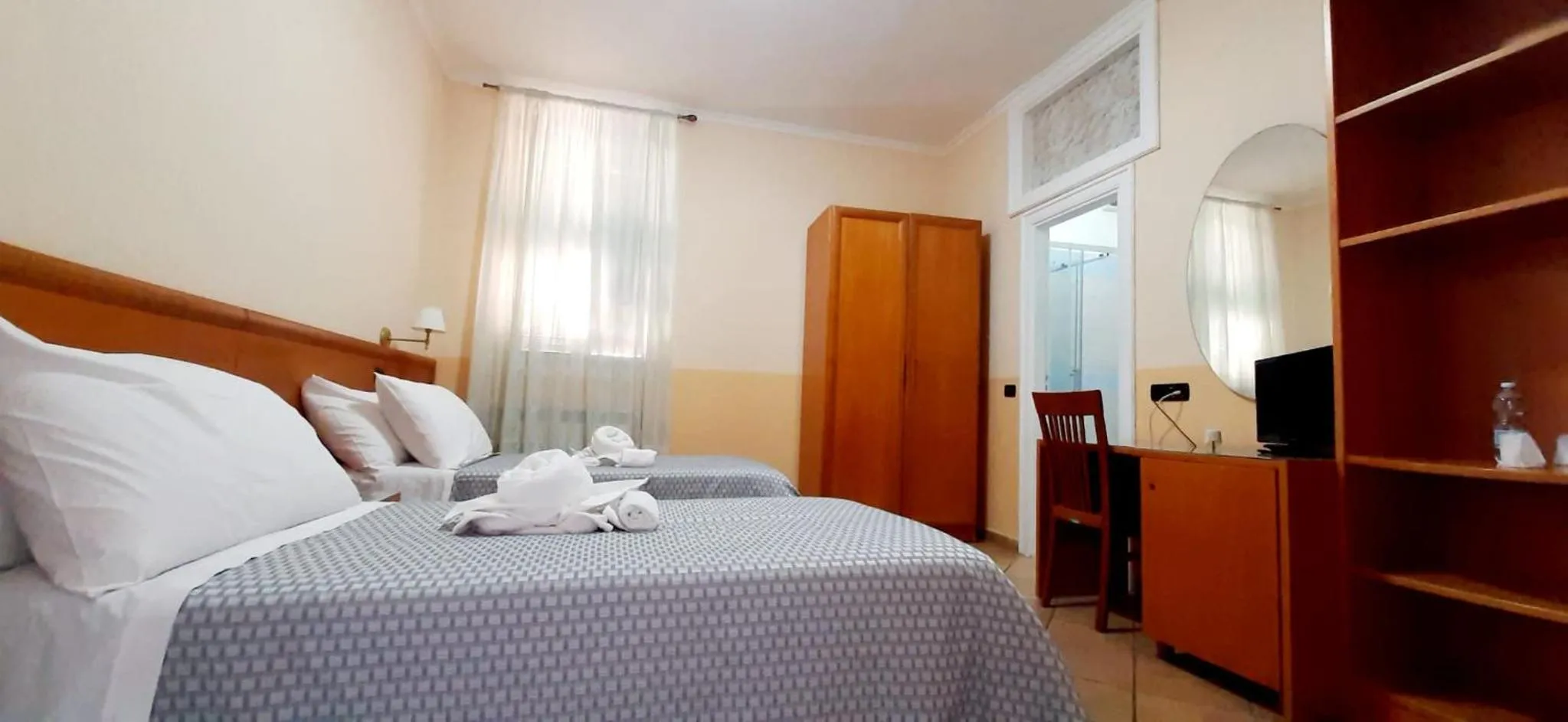 Property building, Bed in Villa Pacis