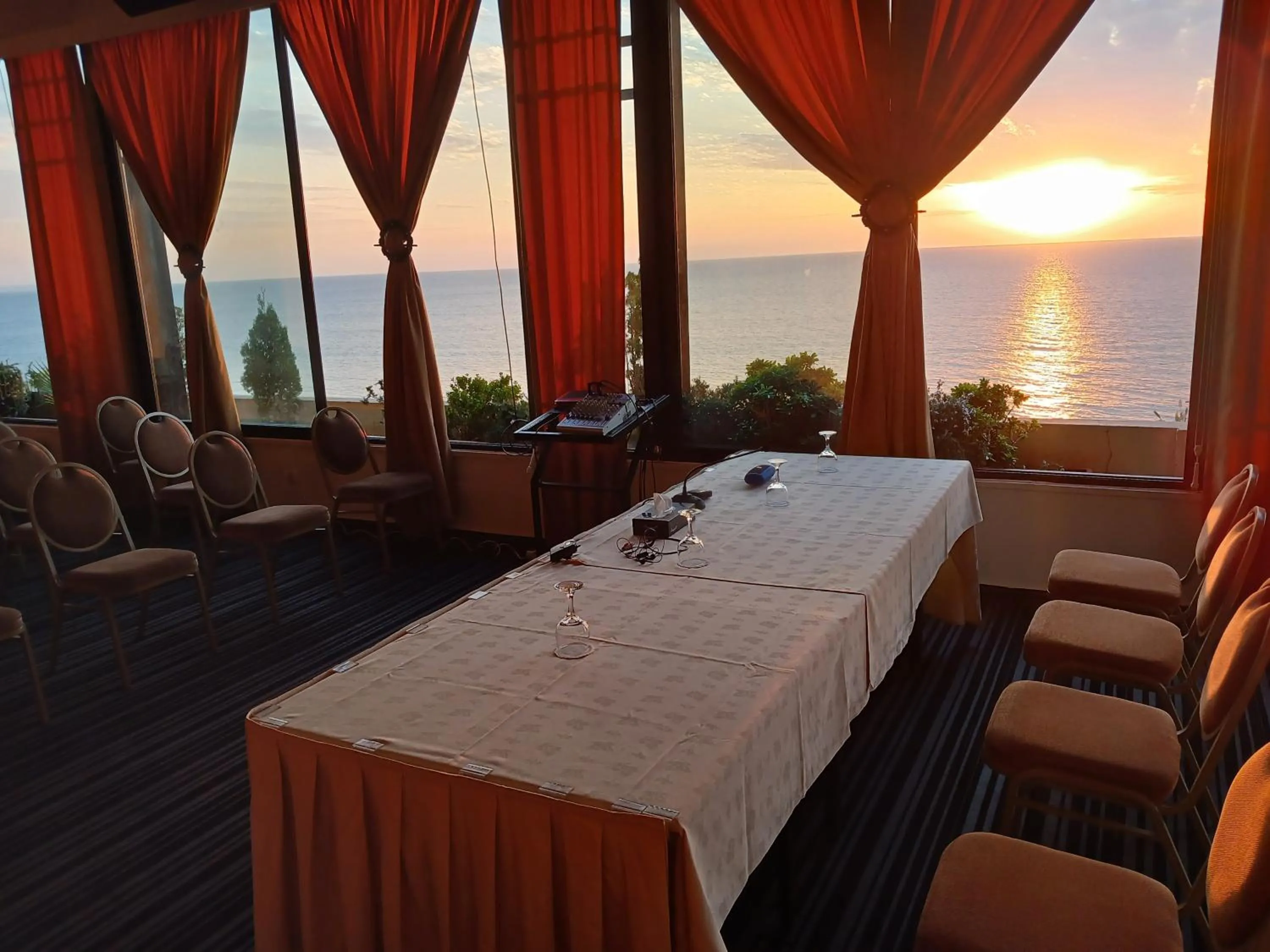 Restaurant/places to eat in Victory Byblos Hotel & Spa