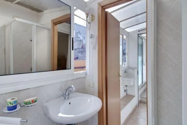 Bathroom in La Dolce Vita Colosseum