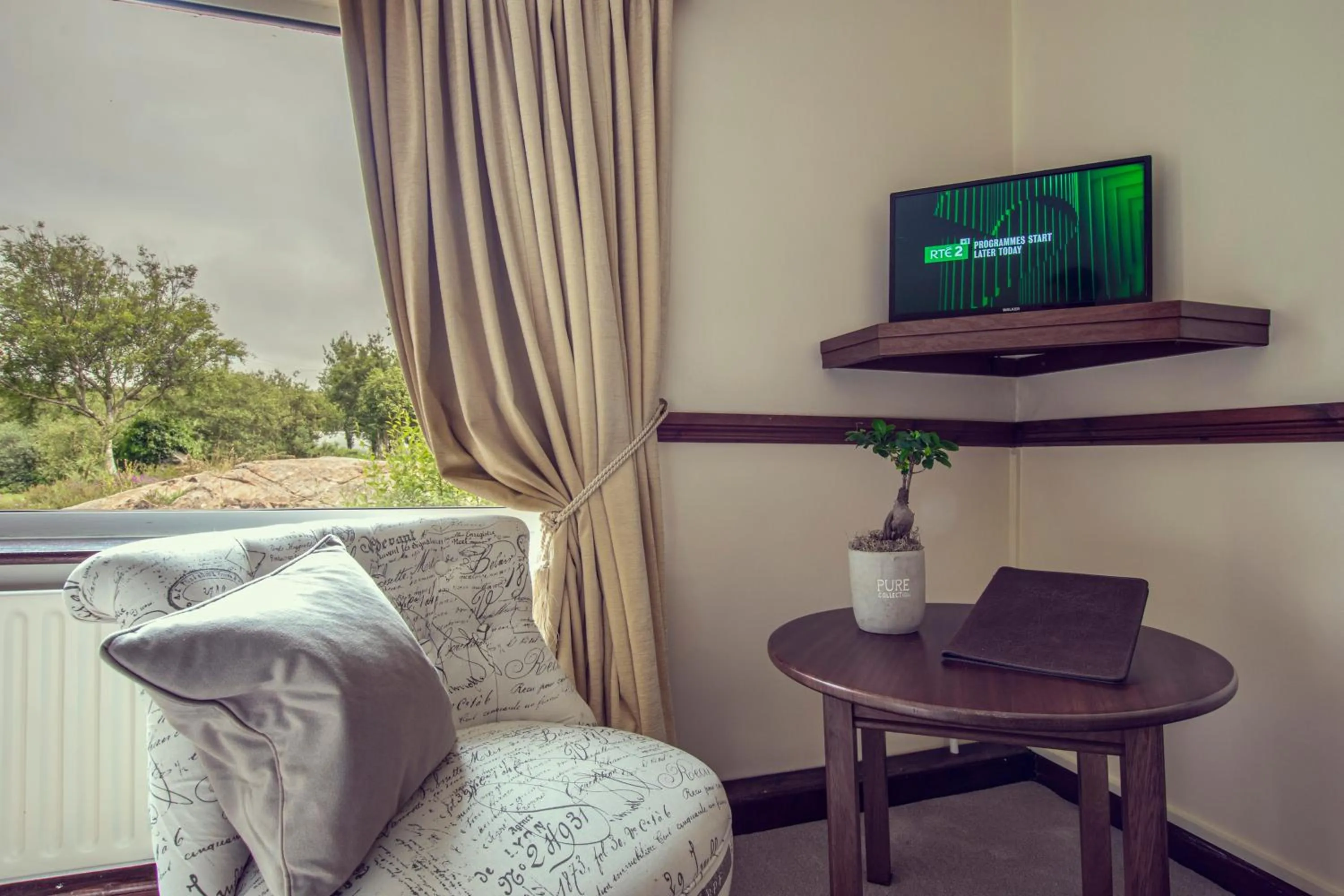 TV and multimedia in Ardagh Hotel & Restaurant
