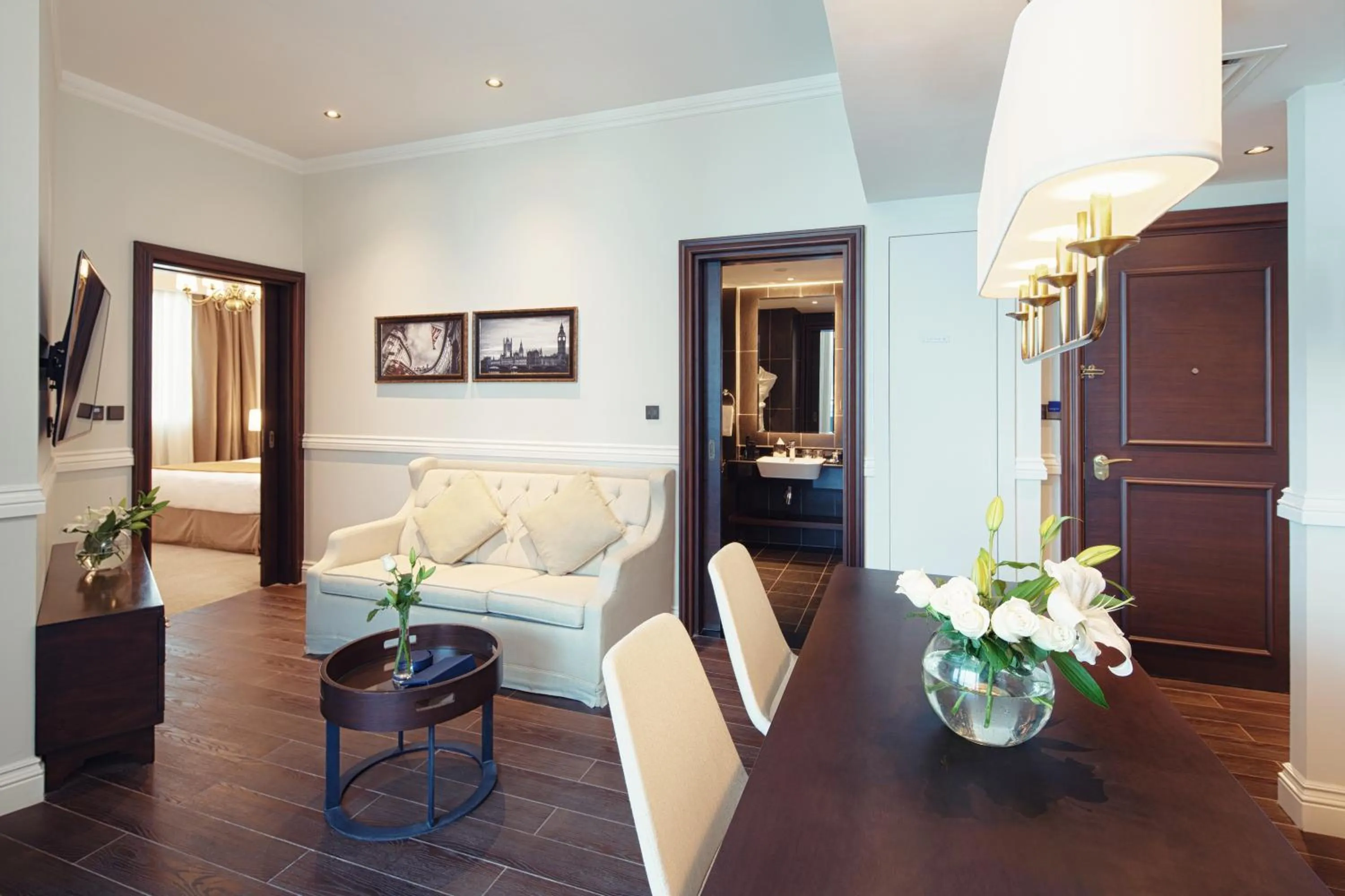 Living room in Dukes The Palm Dubai Hotel