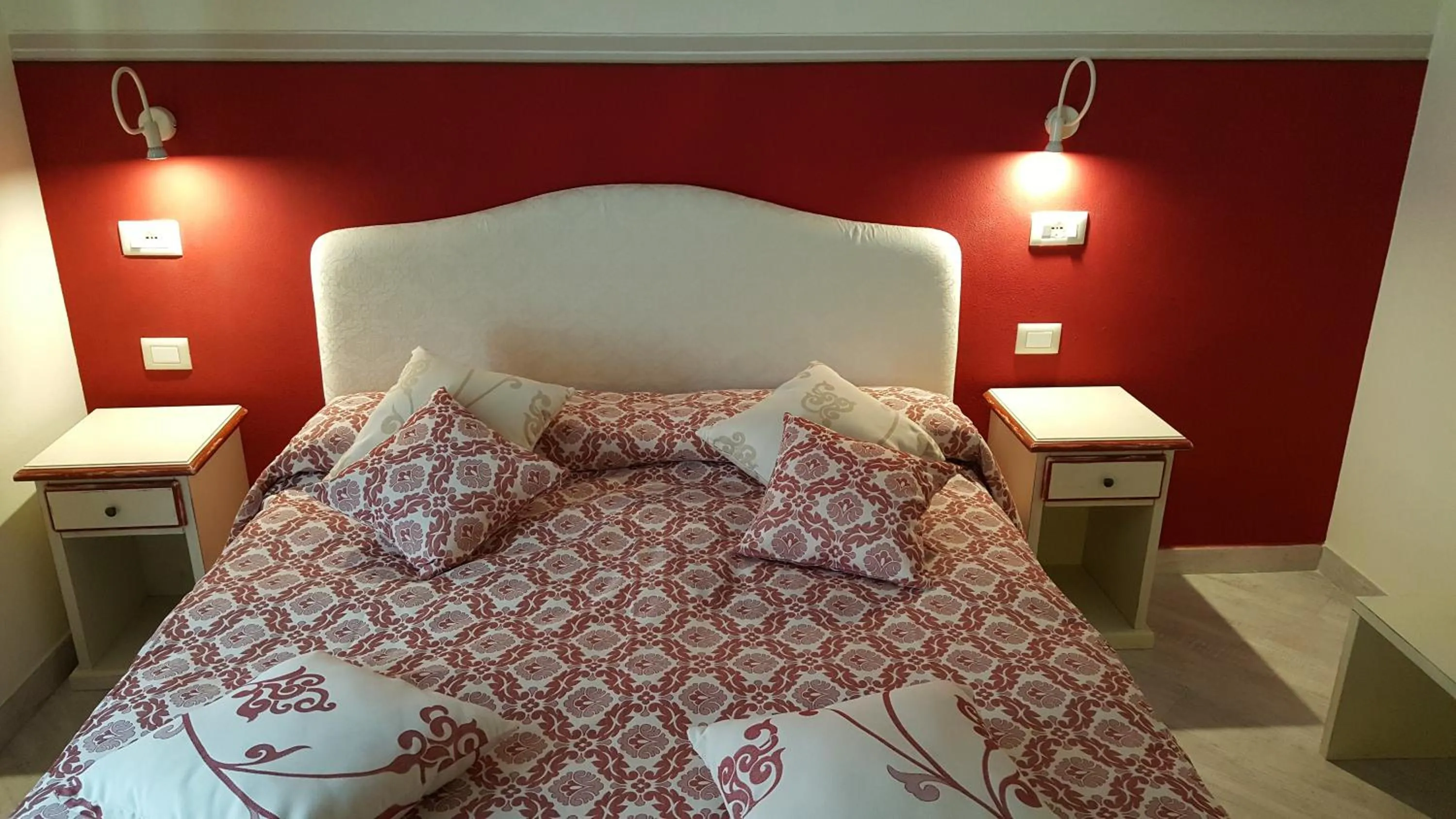 Bed in Five Roses Bed & Breakfast