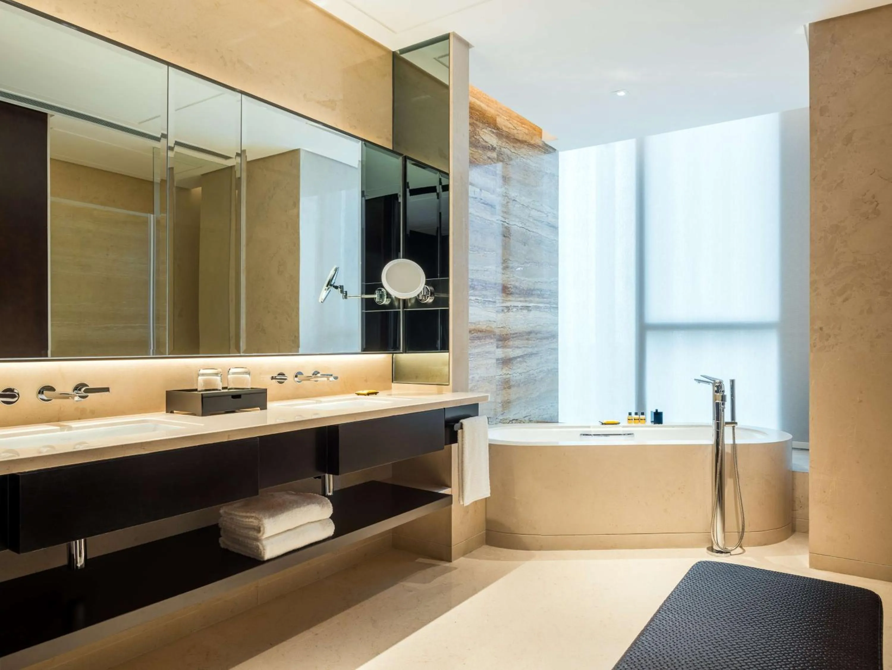 Bathroom in Hyatt Regency Shanghai Global Harbor