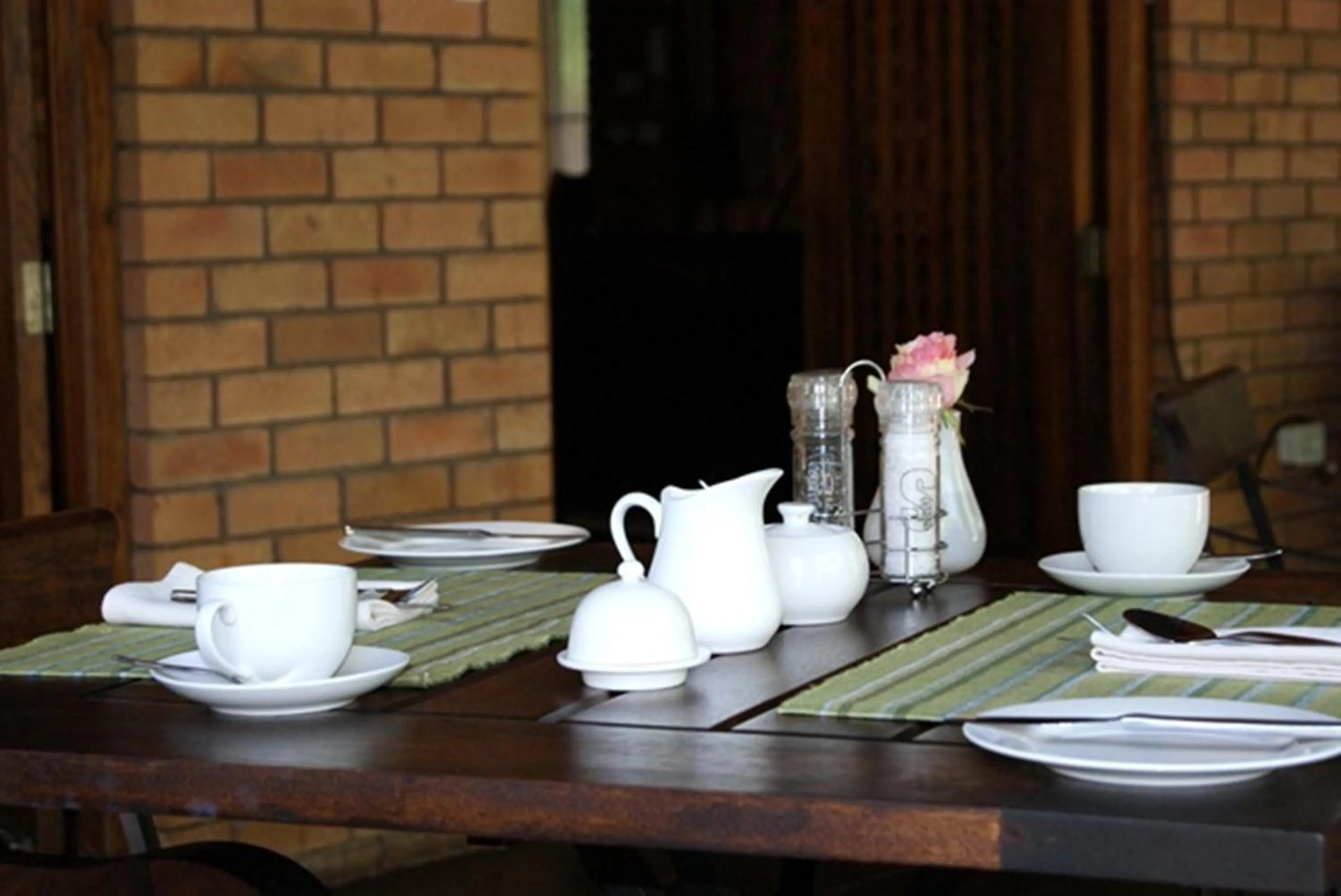 Restaurant/places to eat in Dreamfields Guesthouse