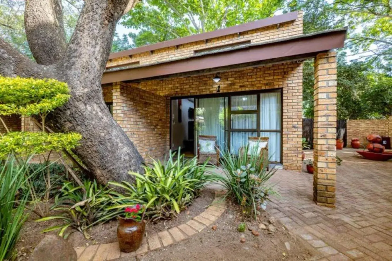 Property building in Dreamfields Guesthouse Property building in Dreamfields Guesthouse