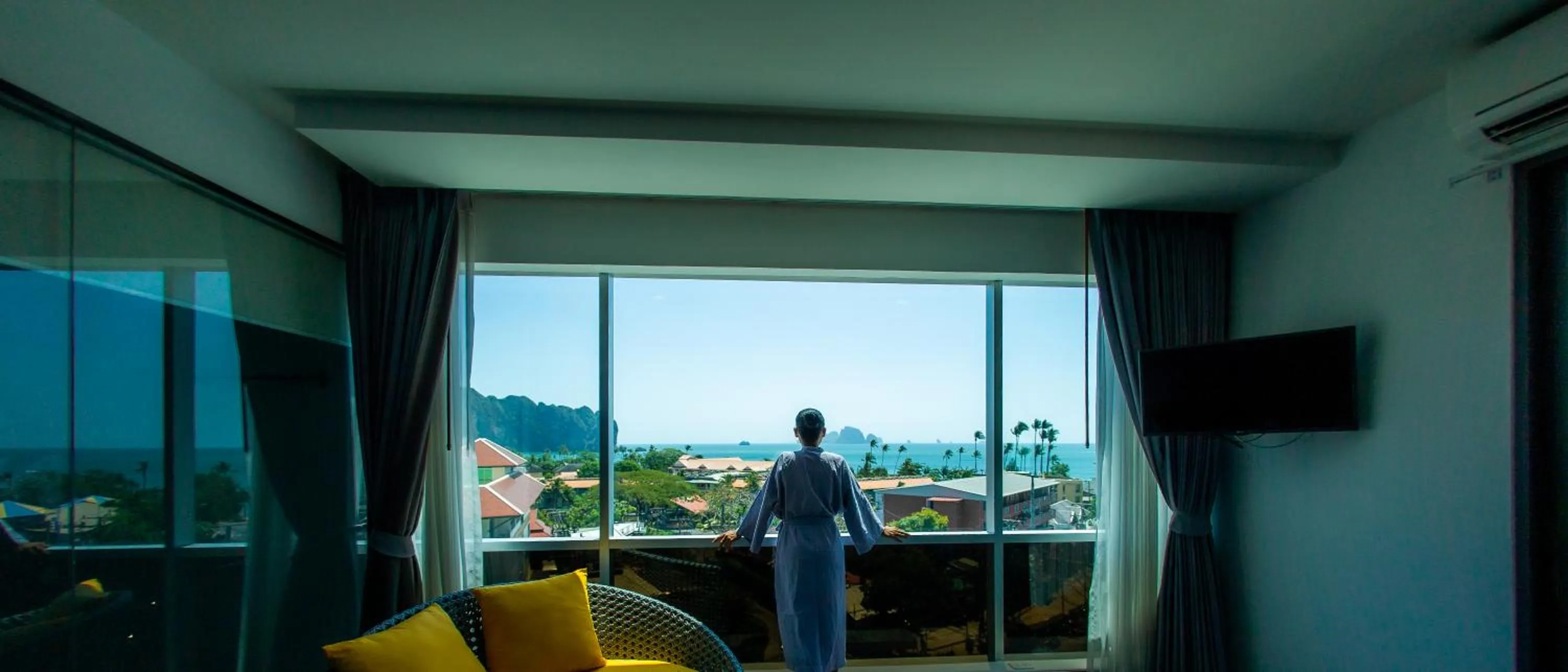 People in Wake Up Aonang Hotel