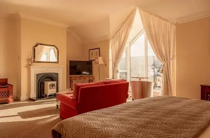 Deluxe Double Room with Sea View in Butler Arms Hotel Deluxe Double Room with Sea View in Butler Arms Hotel