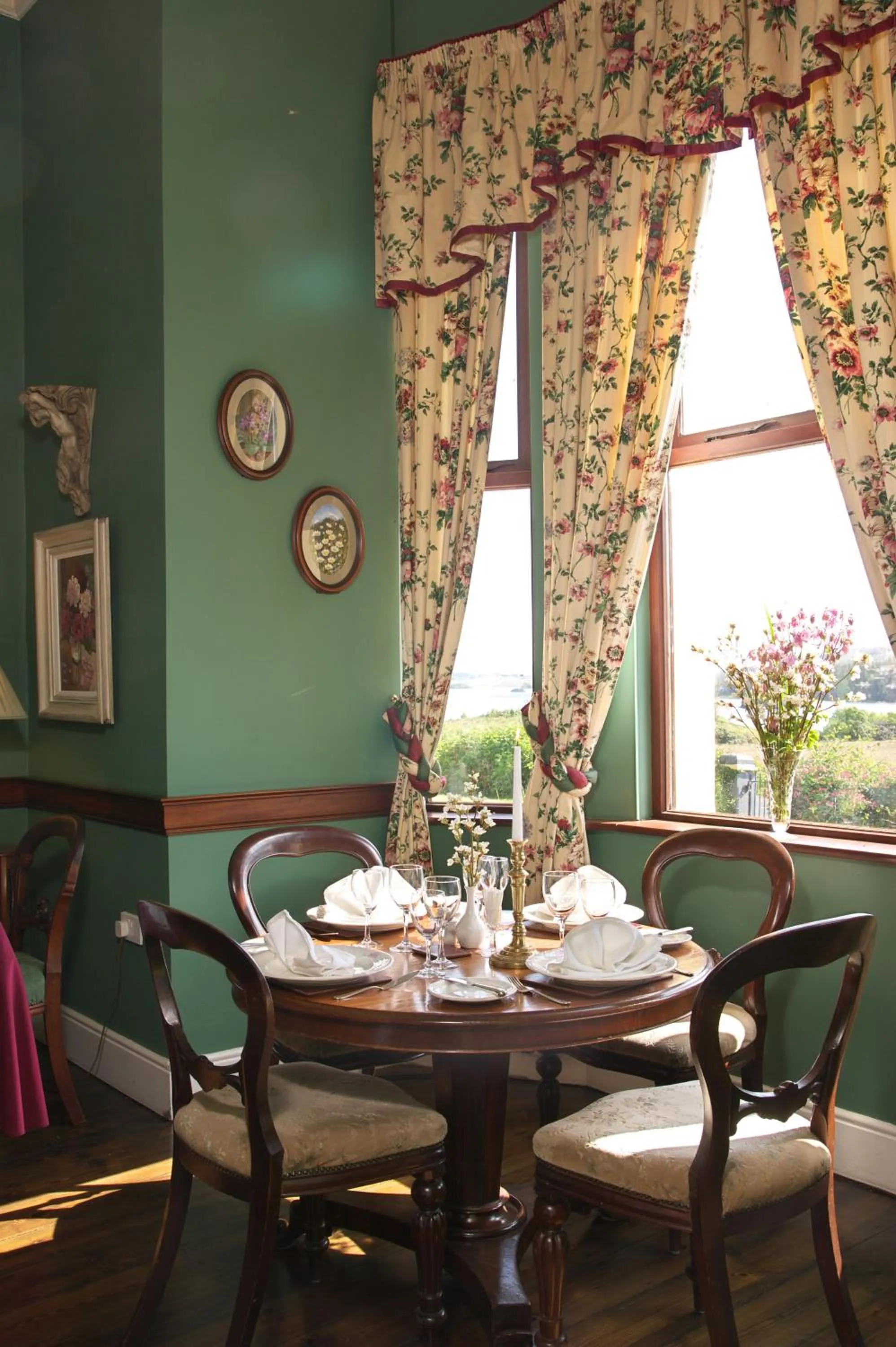 Dining area in Lough Inagh Lodge Hotel