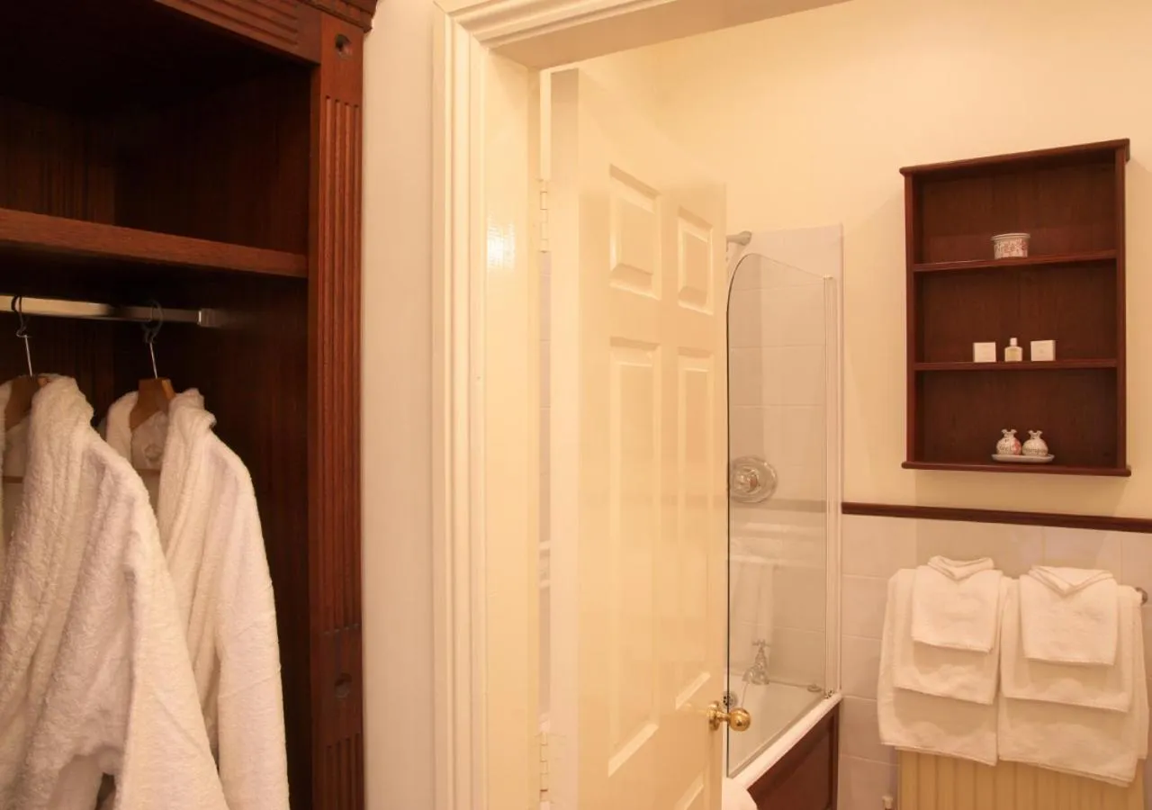 Bathroom in Lough Inagh Lodge Hotel