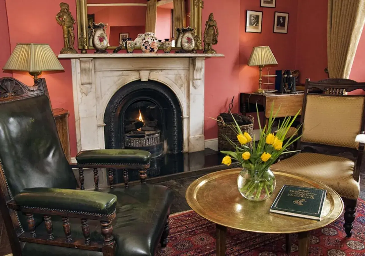 Lounge or bar in Lough Inagh Lodge Hotel Lounge or bar in Lough Inagh Lodge Hotel