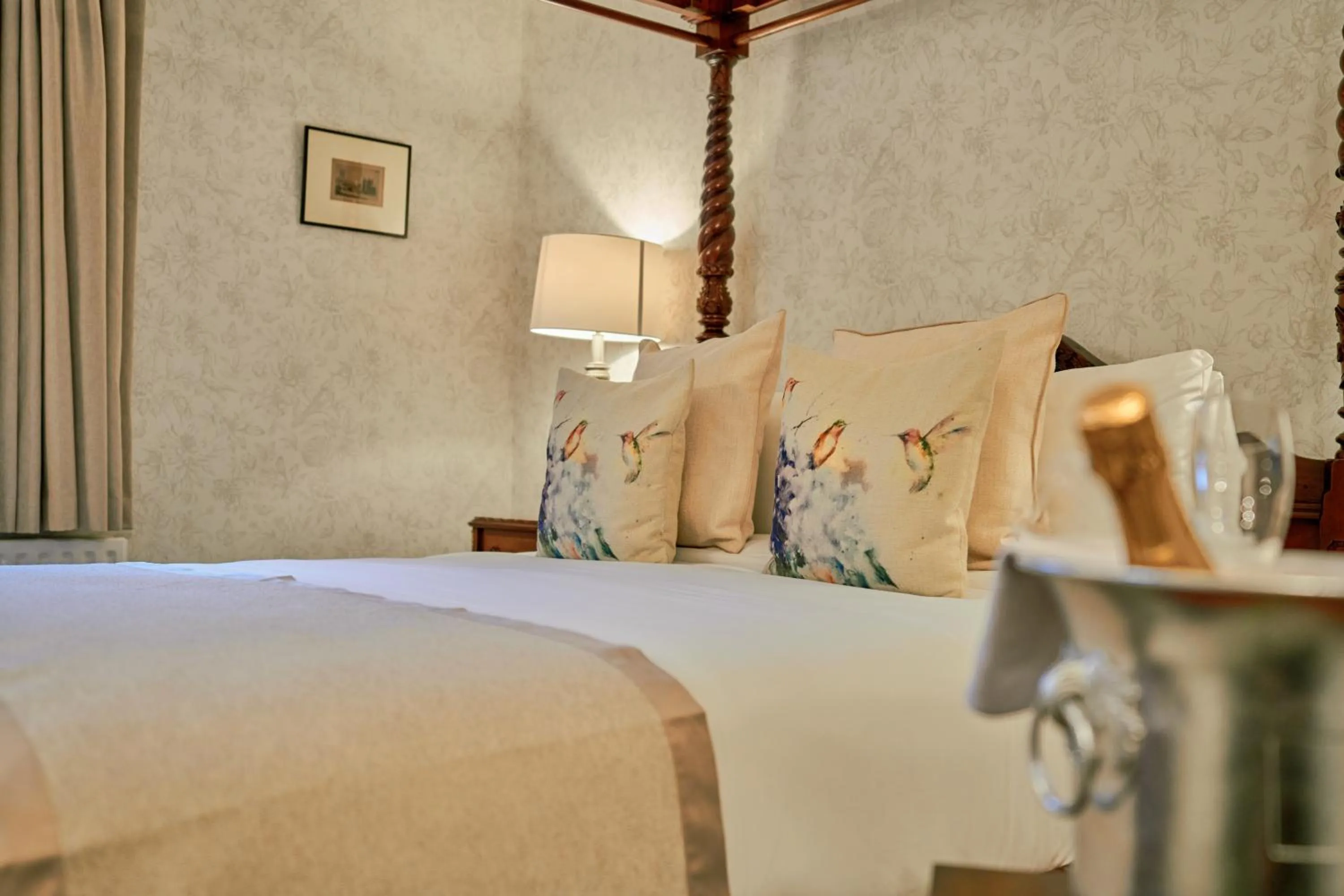 Bedroom in Seaview House Hotel