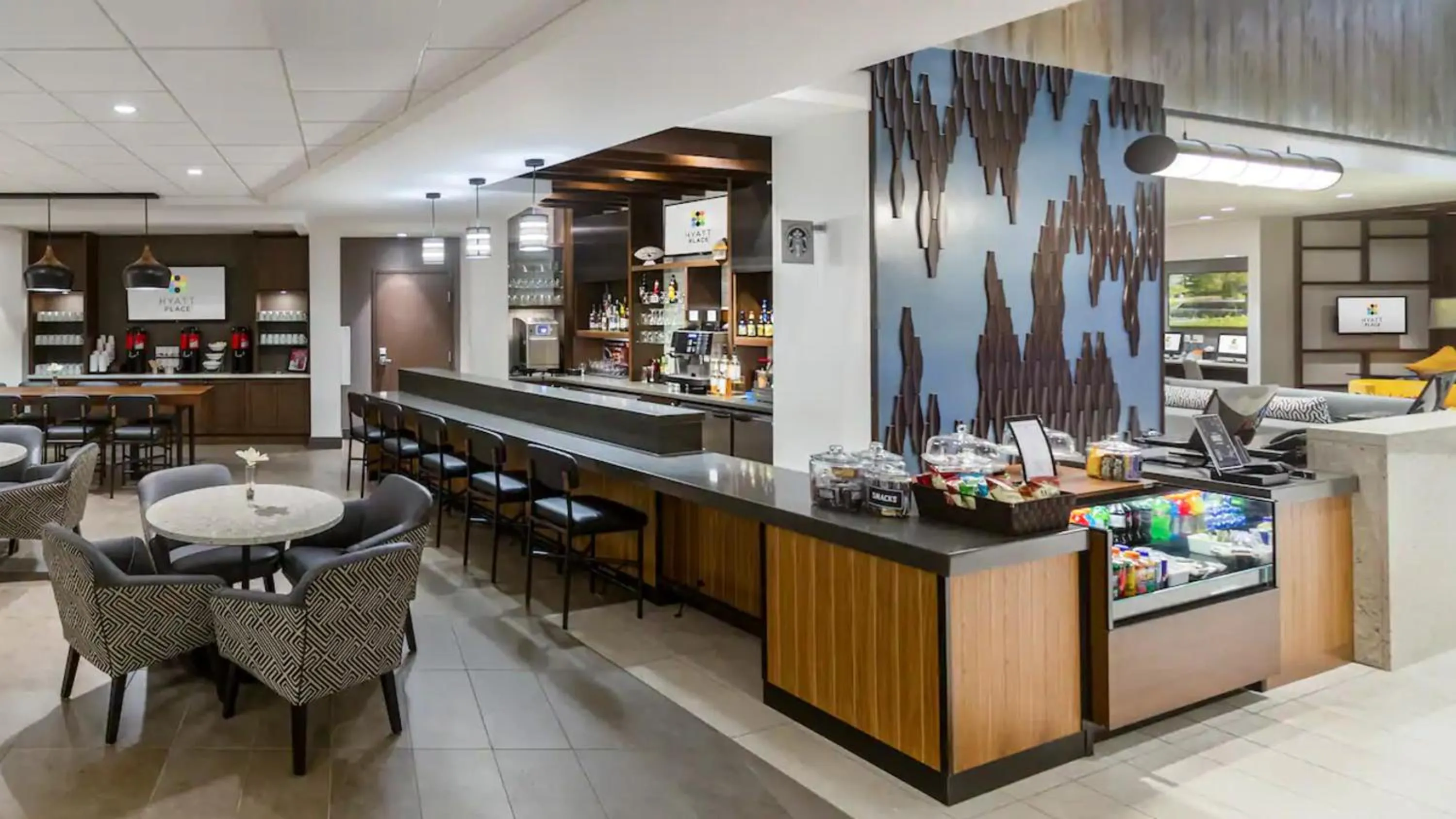 Dining area in Hyatt Place Blacksburg/University