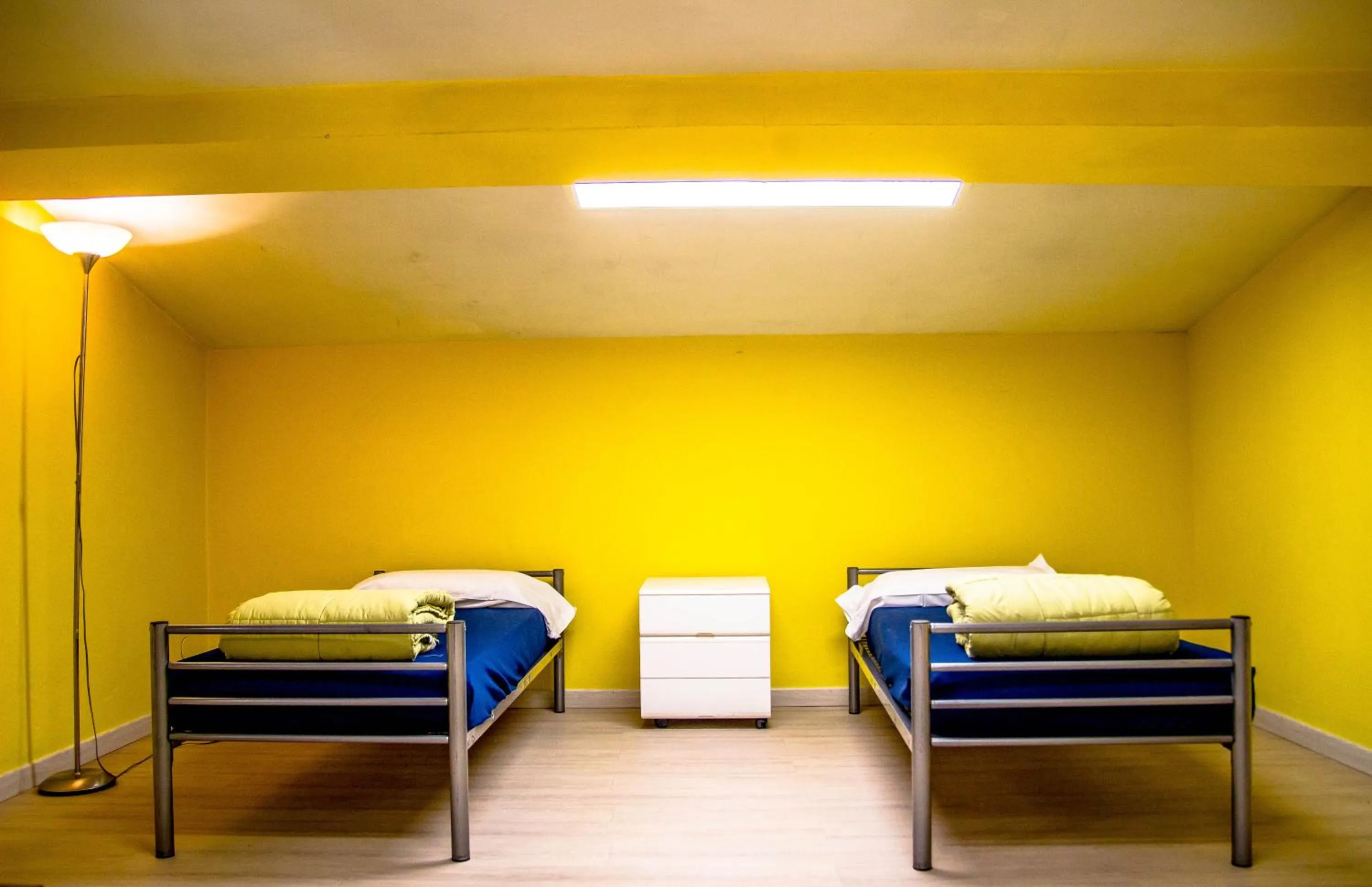 Spring, Bed in Hostel Santa Monaca