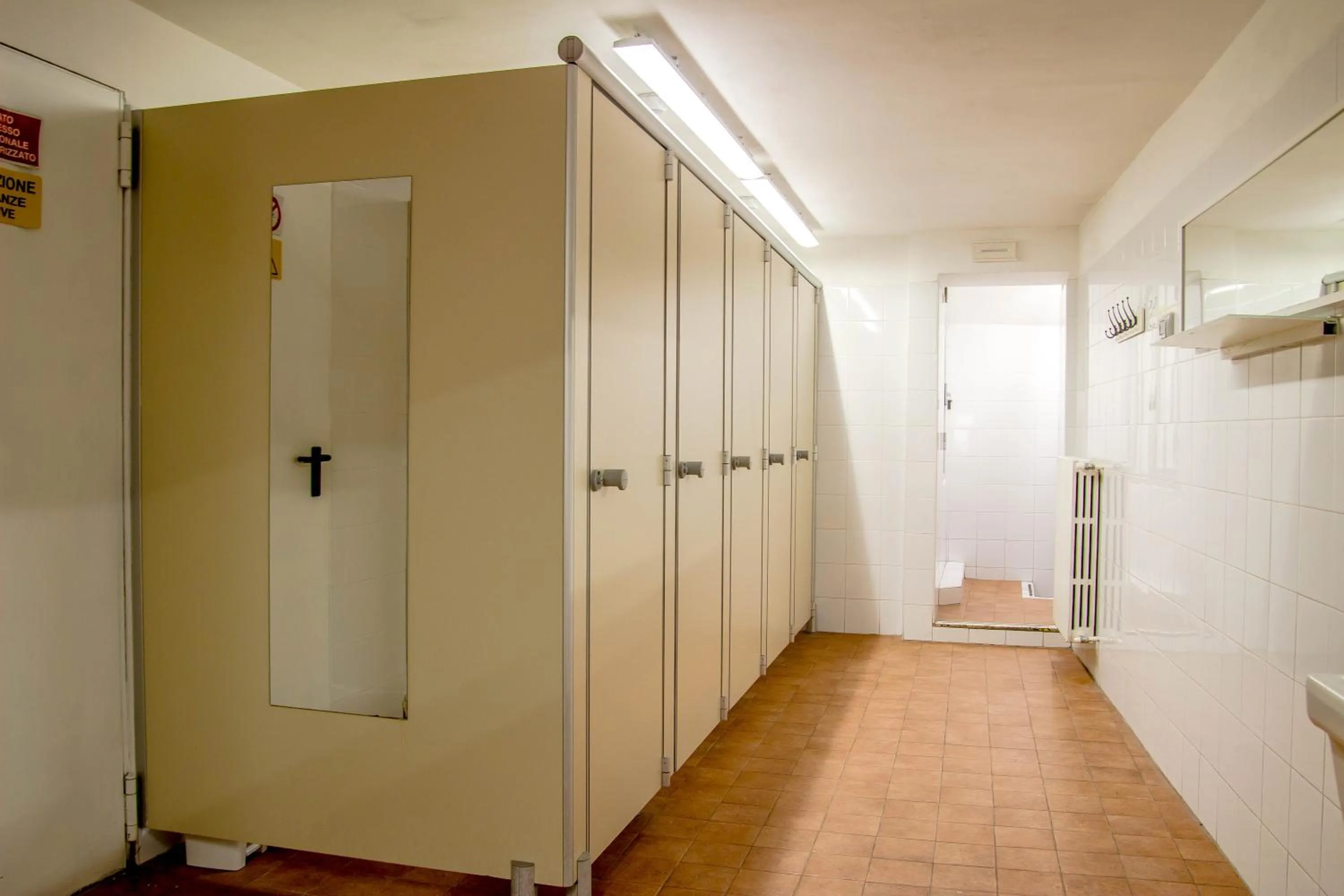 Shower in Hostel Santa Monaca