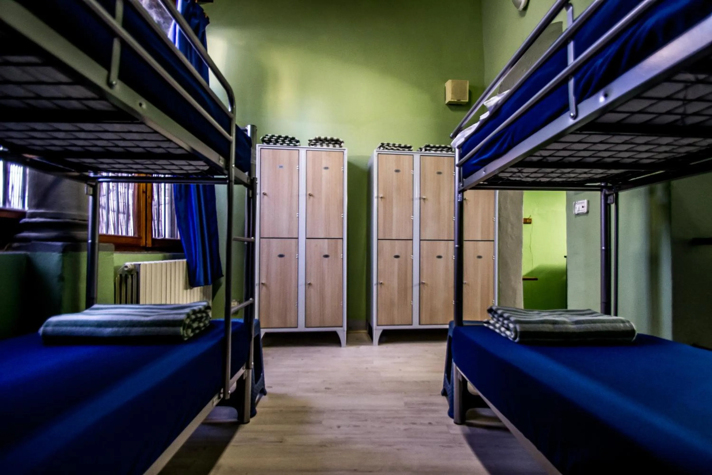 Spring, Bed in Hostel Santa Monaca