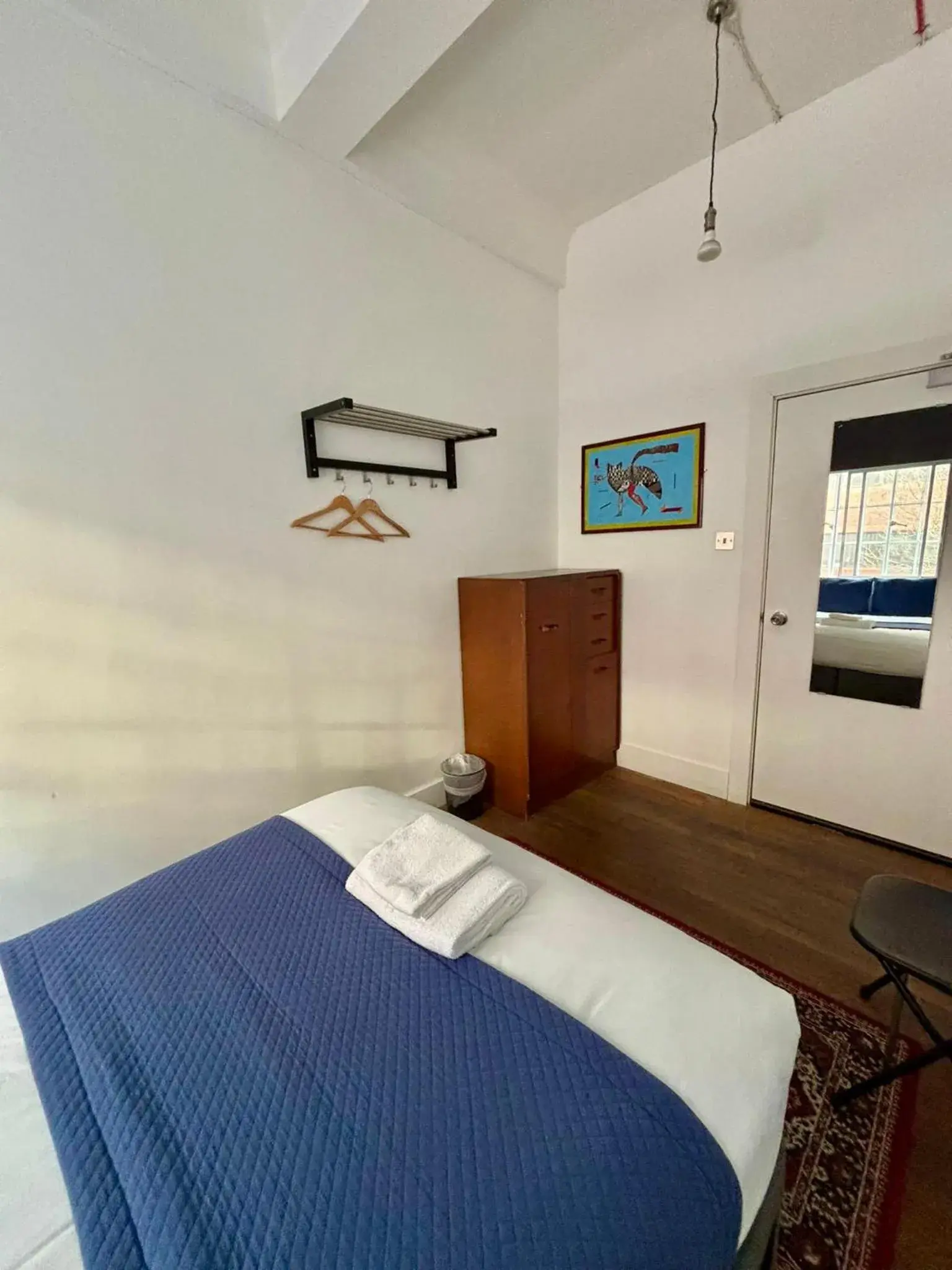 Small Double Room in Green Rooms Small Double Room in Green Rooms