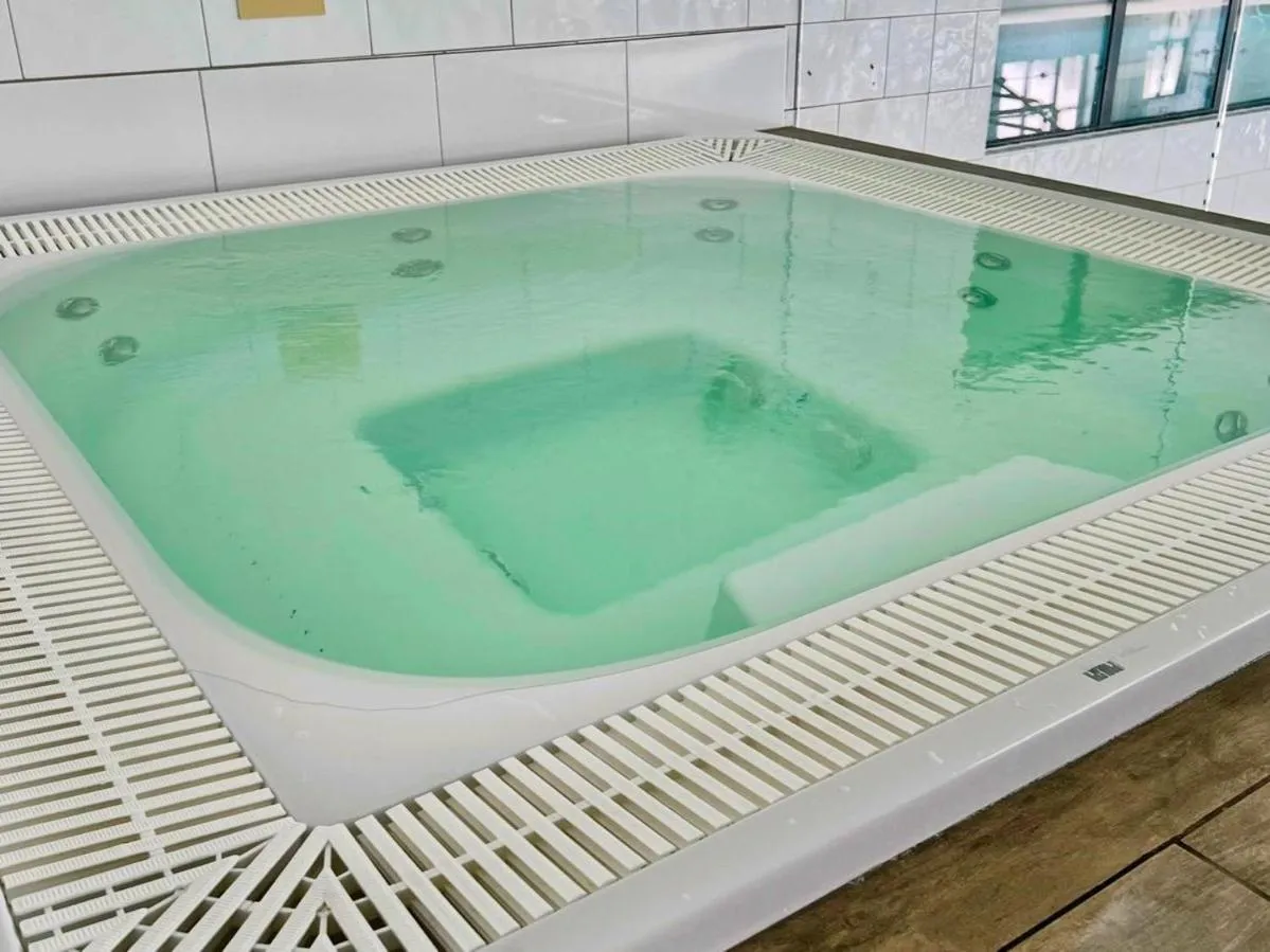 Hot Tub in The Wiltshire Hotel, Golf and Leisure Resort
