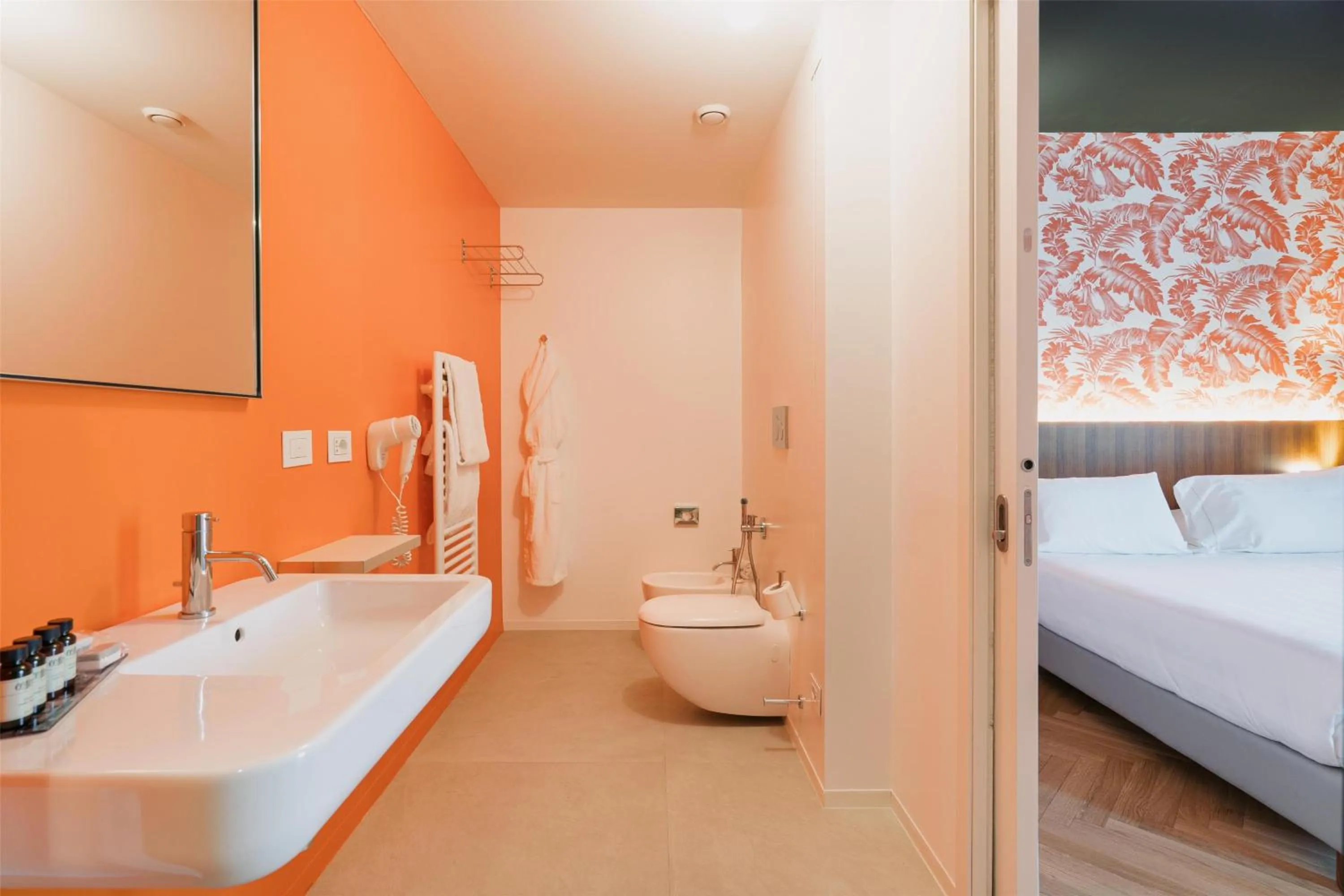 Photo of the whole room, Bed in Collini Rooms, WorldHotels Crafted