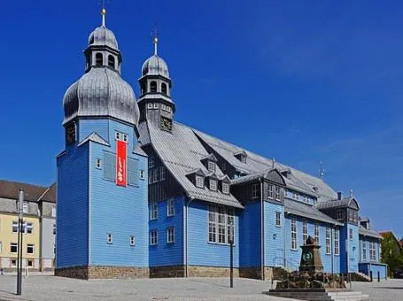 Nearby landmark in Fischer