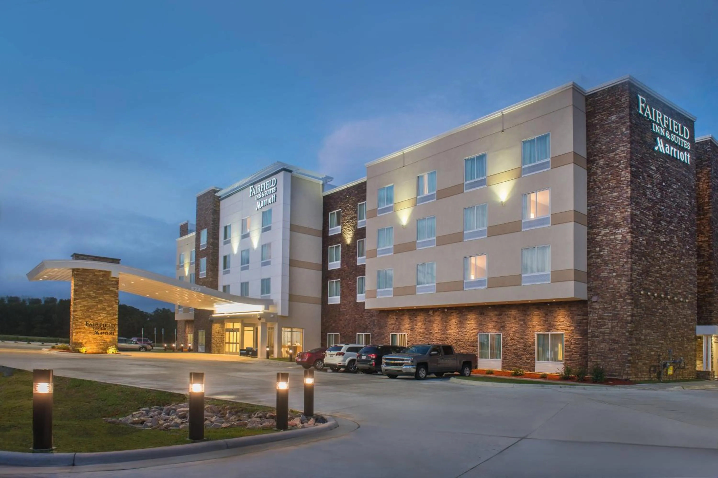 Property building in Fairfield Inn & Suites by Marriott Washington