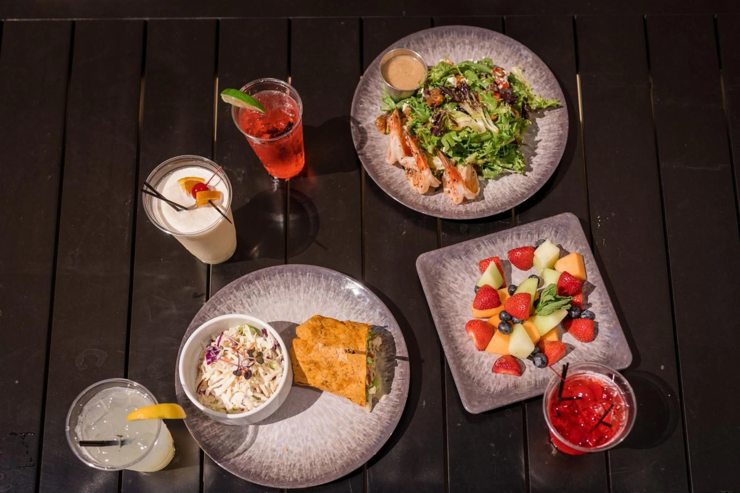 Swimming pool in Omaha Marriott Downtown at the Capitol District