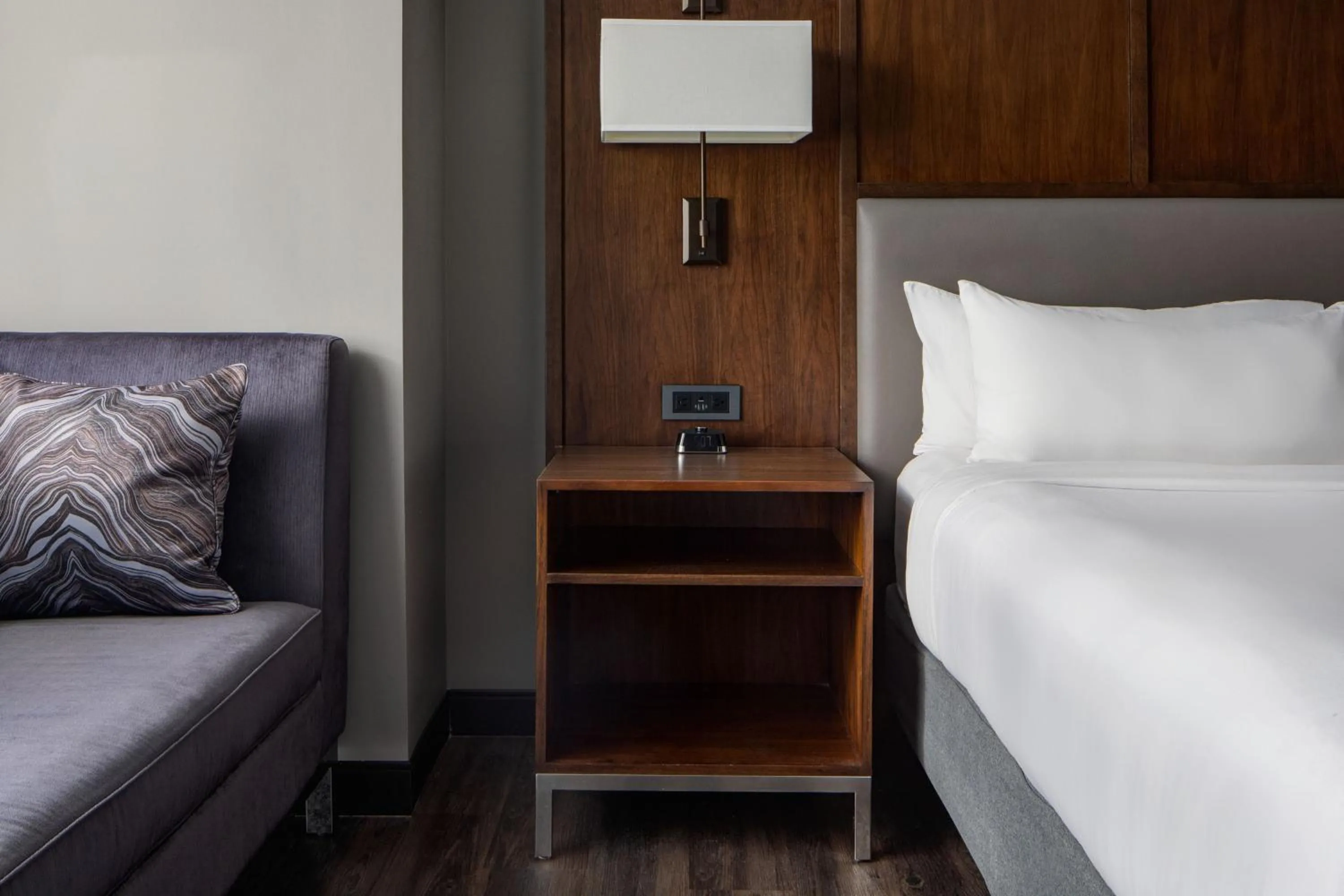 Photo of the whole room, Bed in Omaha Marriott Downtown at the Capitol District