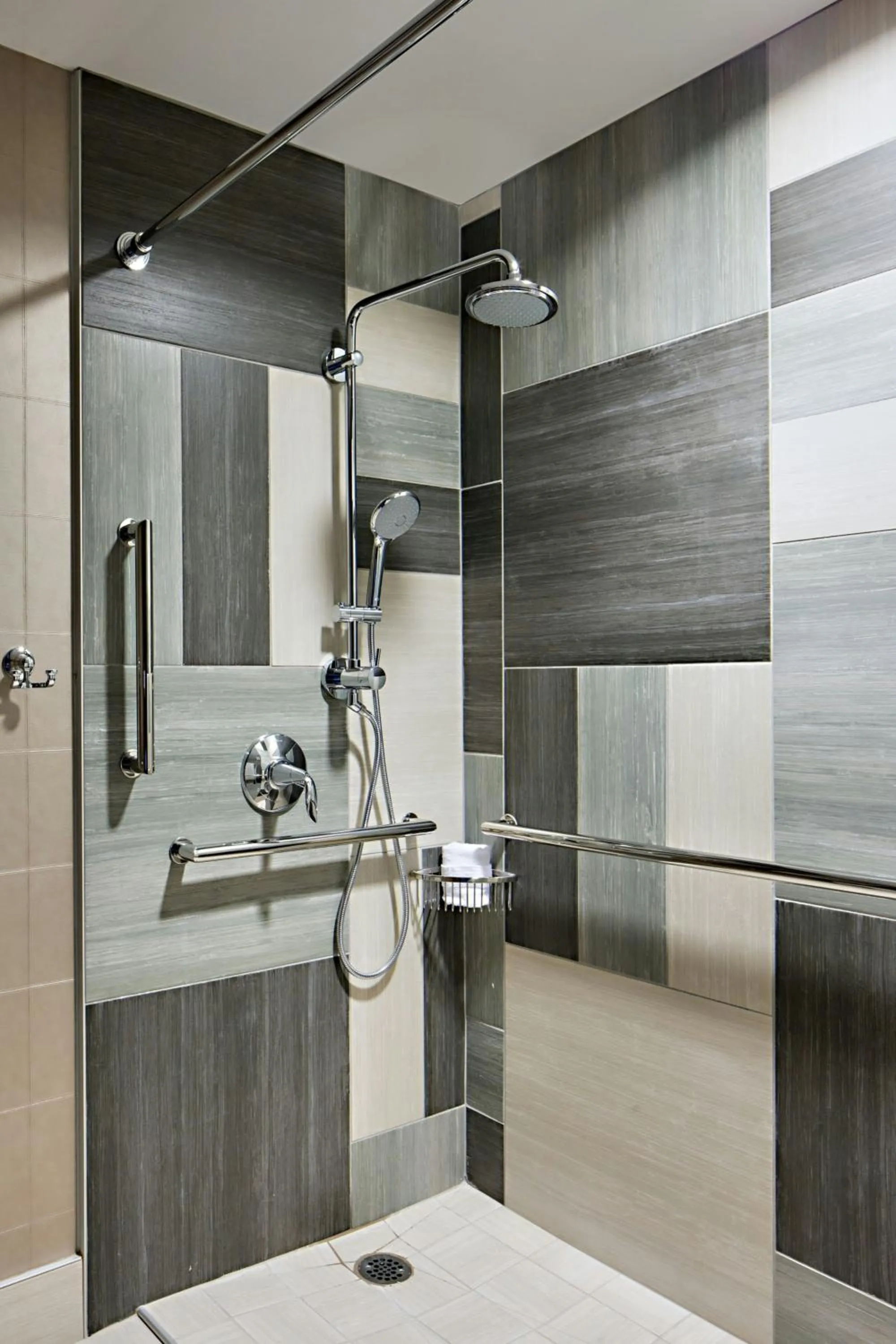 Bathroom in Omaha Marriott Downtown at the Capitol District