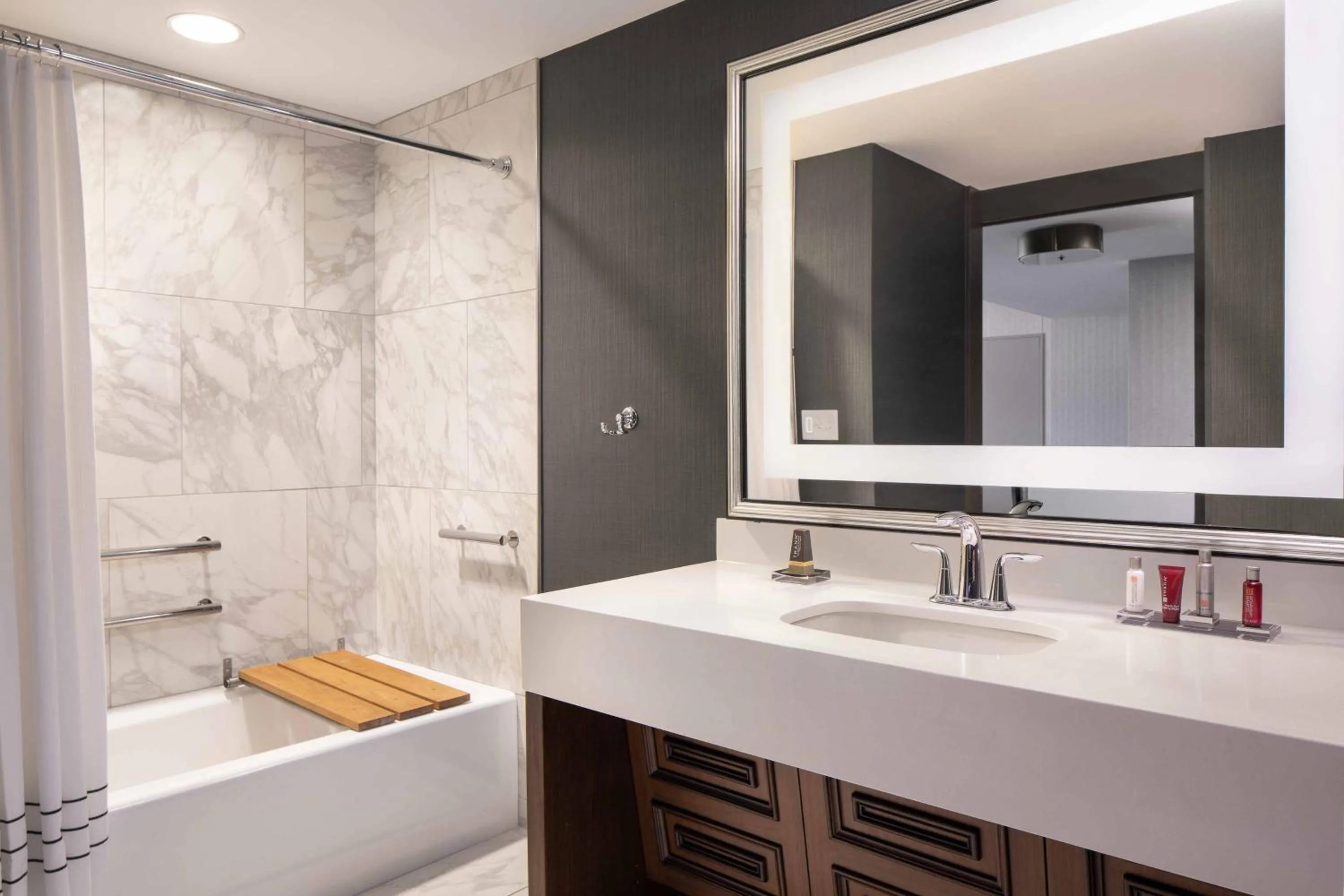 Bathroom in Omaha Marriott Downtown at the Capitol District