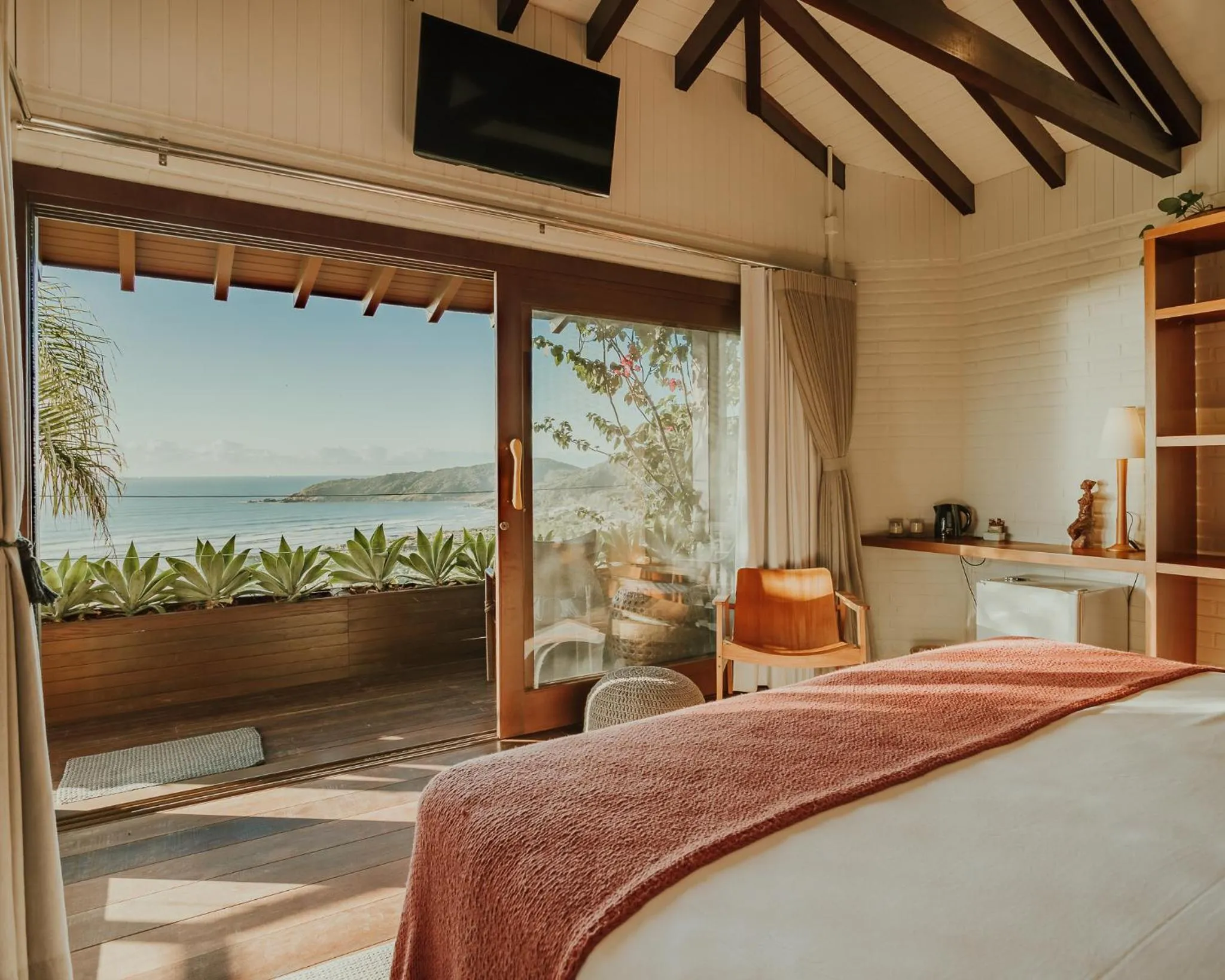 Bed in Villa Gardena Suites