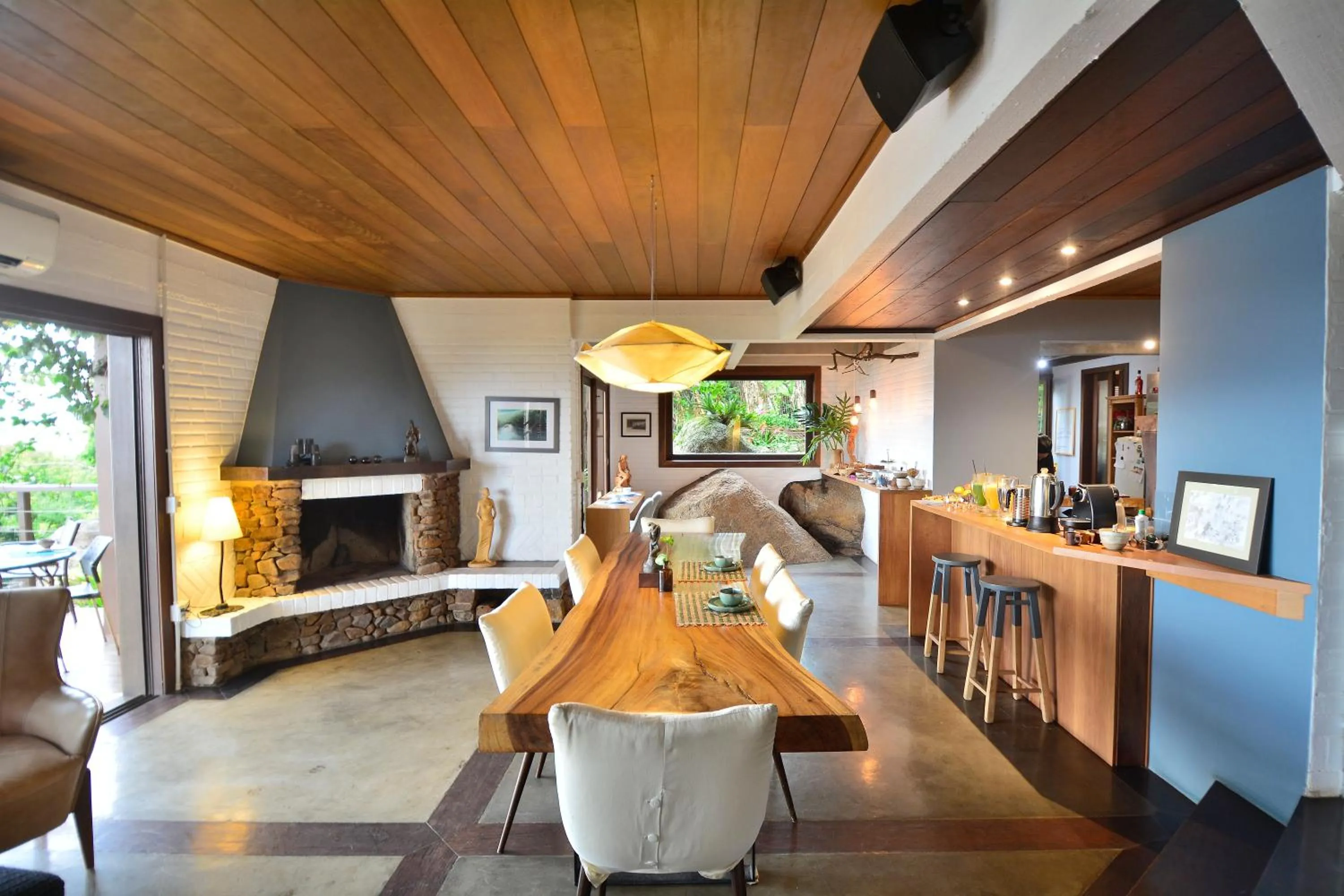 Bed in Villa Gardena Suites