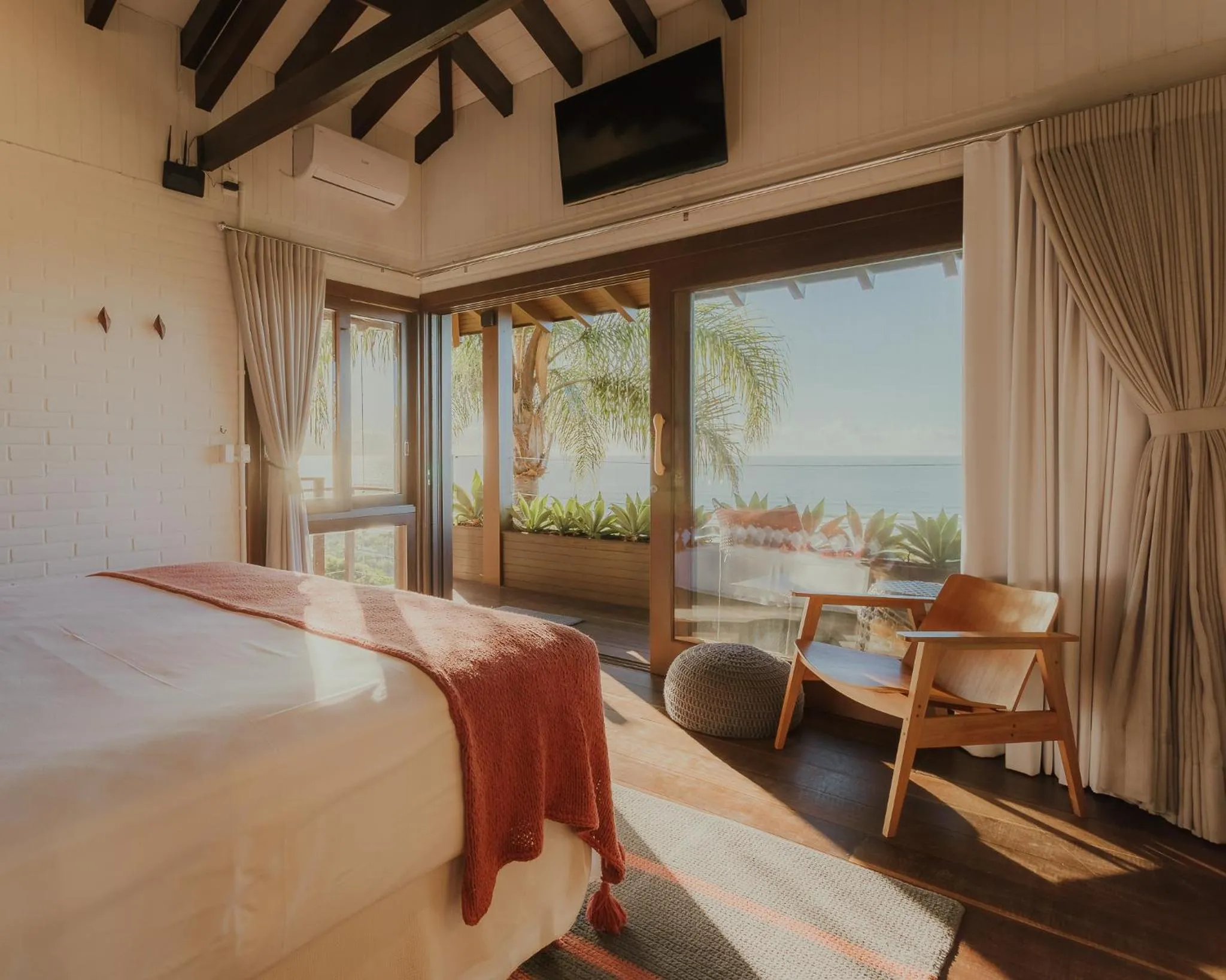 Bed in Villa Gardena Suites