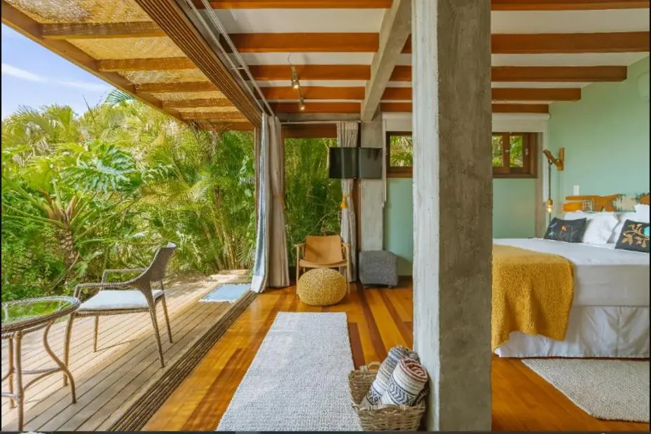 Bed in Villa Gardena Suites
