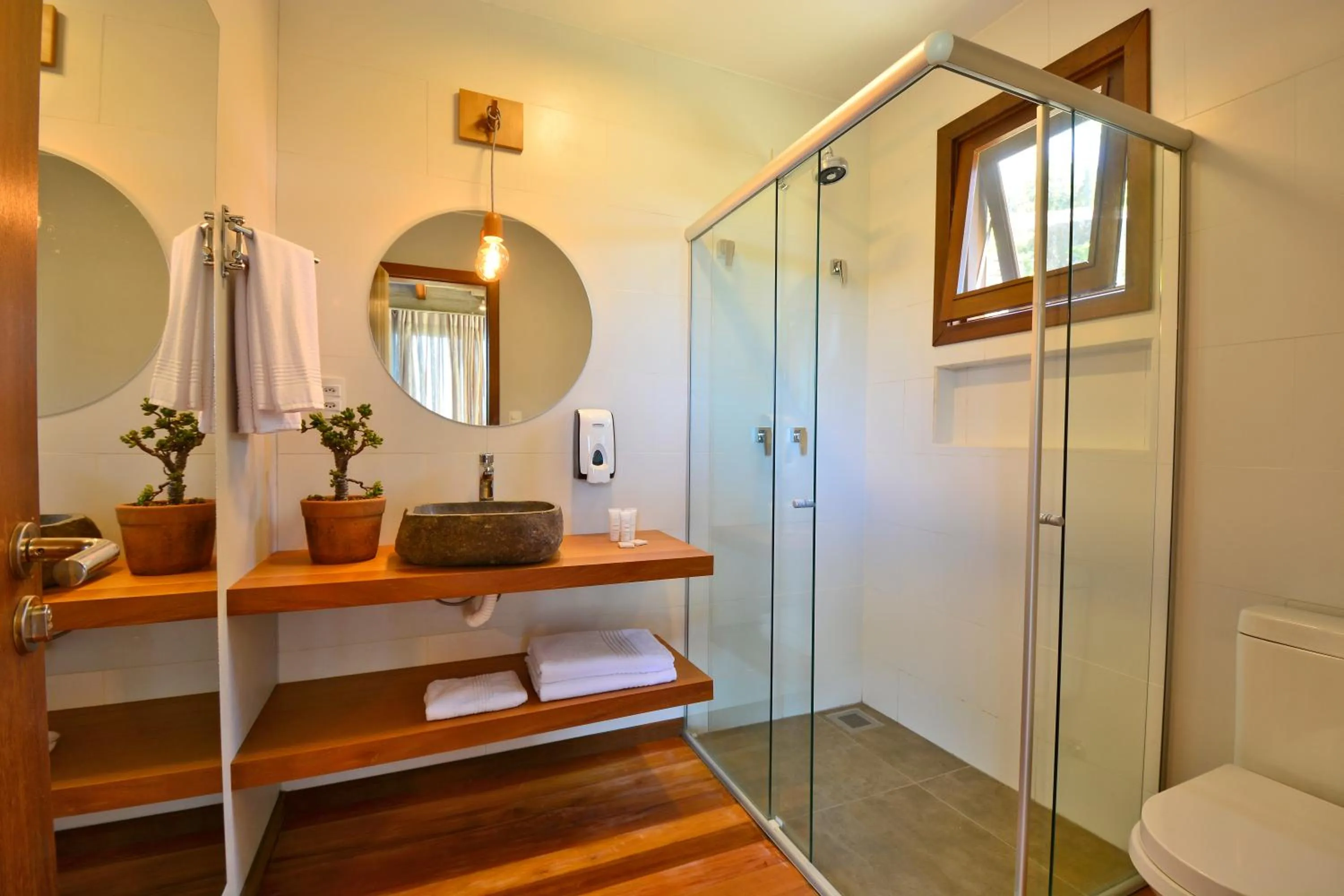 Shower in Villa Gardena Suites