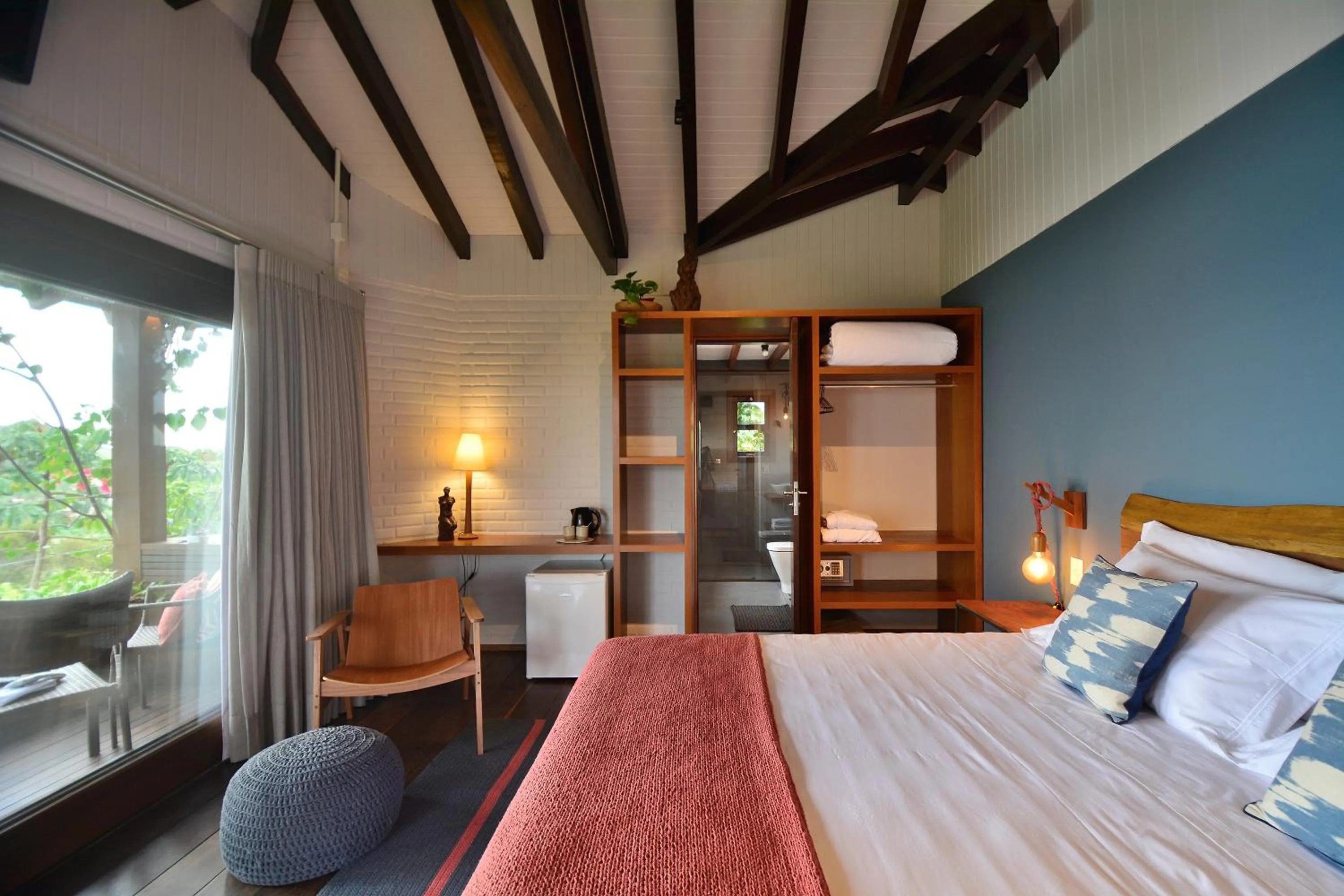 Bed in Villa Gardena Suites