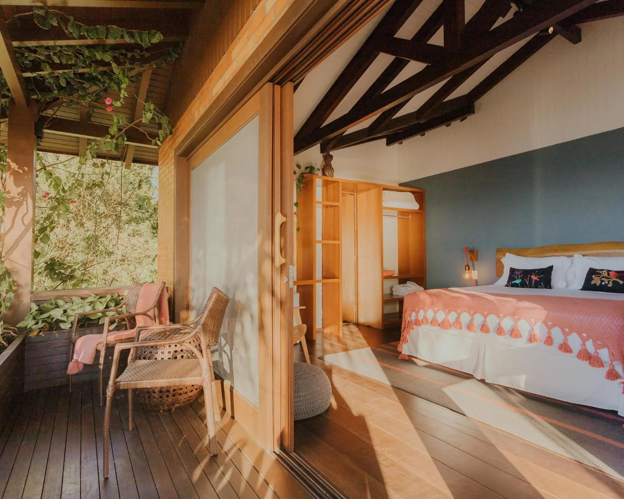 Bed in Villa Gardena Suites