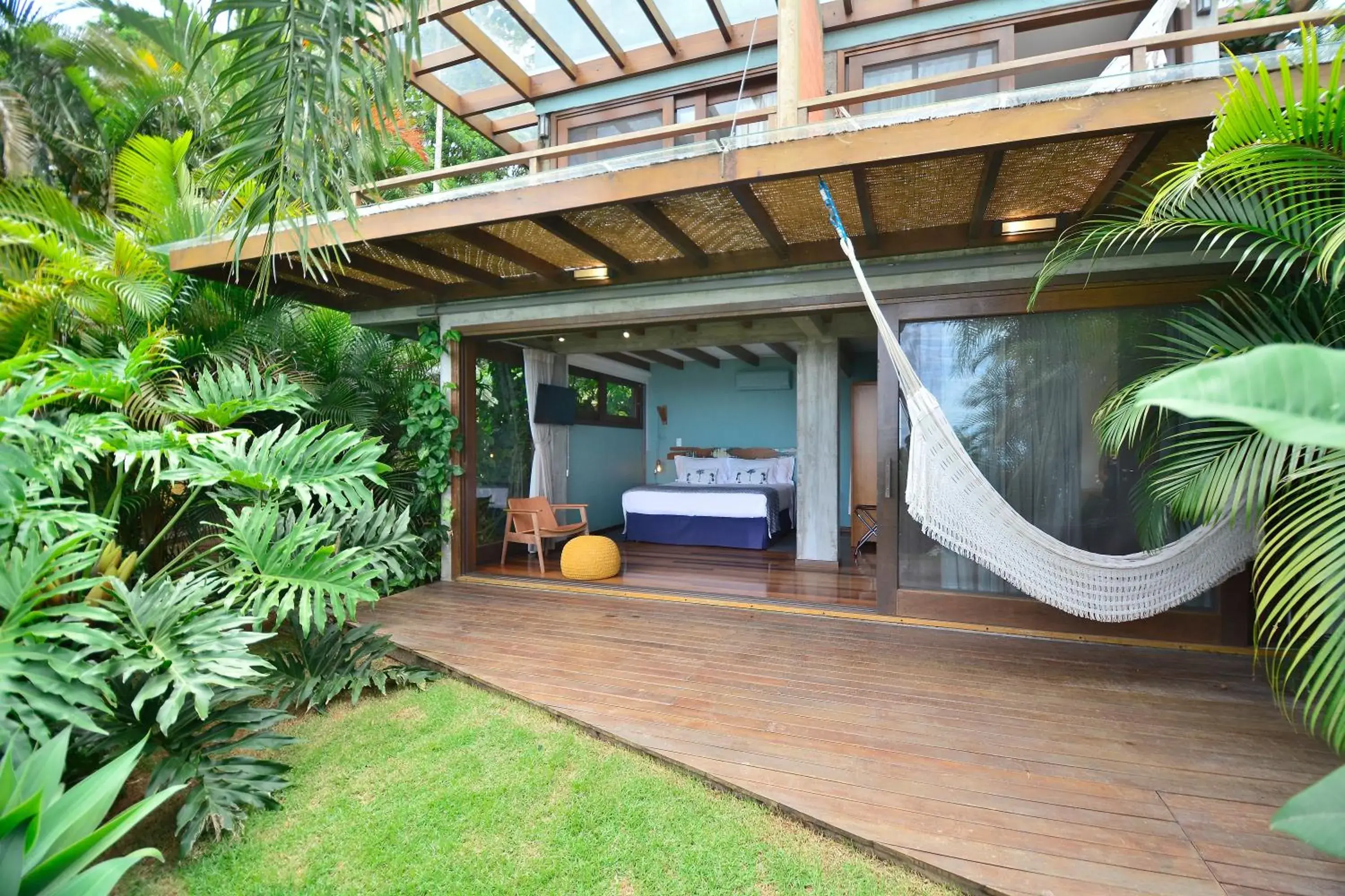 Deluxe Double or Twin Room with Garden and Ocean View in Villa Gardena Suites Deluxe Double or Twin Room with Garden and Ocean View in Villa Gardena Suites