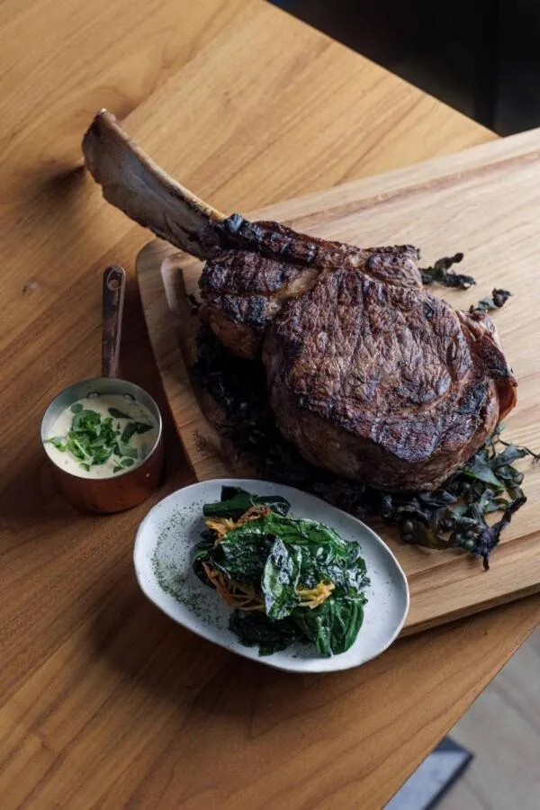 Food in Logis Hôtel & Restaurant LES MOUETTES - Larmor Plage, Proche de LORIENT