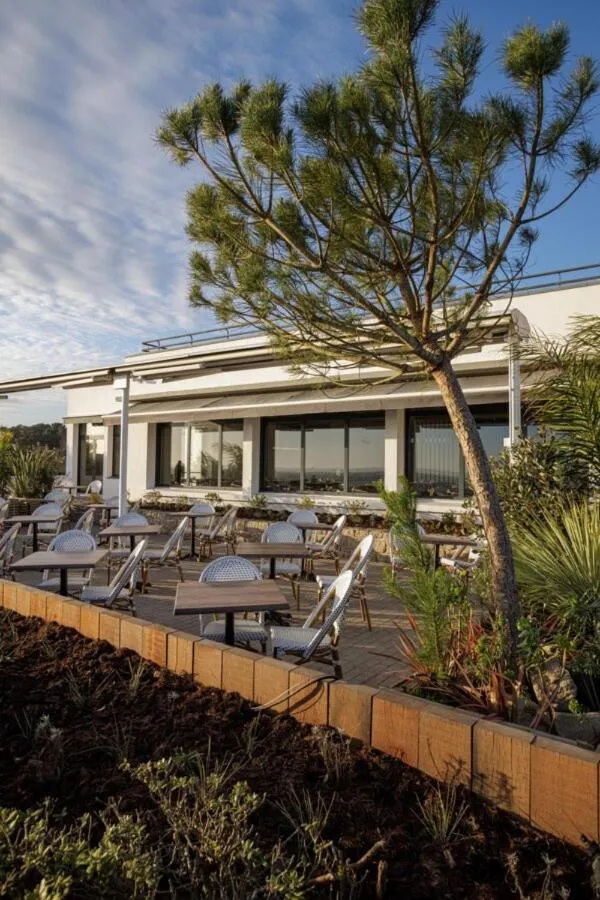 Restaurant/places to eat in Logis Hôtel & Restaurant LES MOUETTES - Larmor Plage, Proche de LORIENT