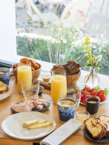 Logis Hôtel & Restaurant LES MOUETTES - Larmor Plage, Proche de LORIENT Logis Hôtel & Restaurant LES MOUETTES - Larmor Plage, Proche de LORIENT