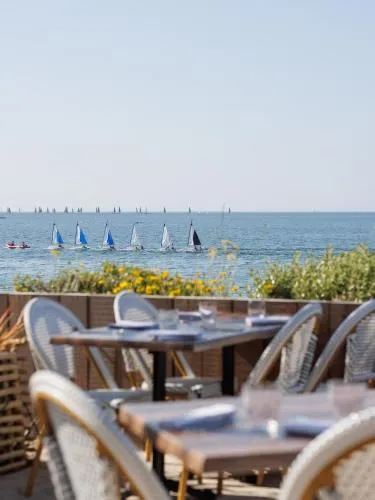 Logis Hôtel & Restaurant LES MOUETTES - Larmor Plage, Proche de LORIENT