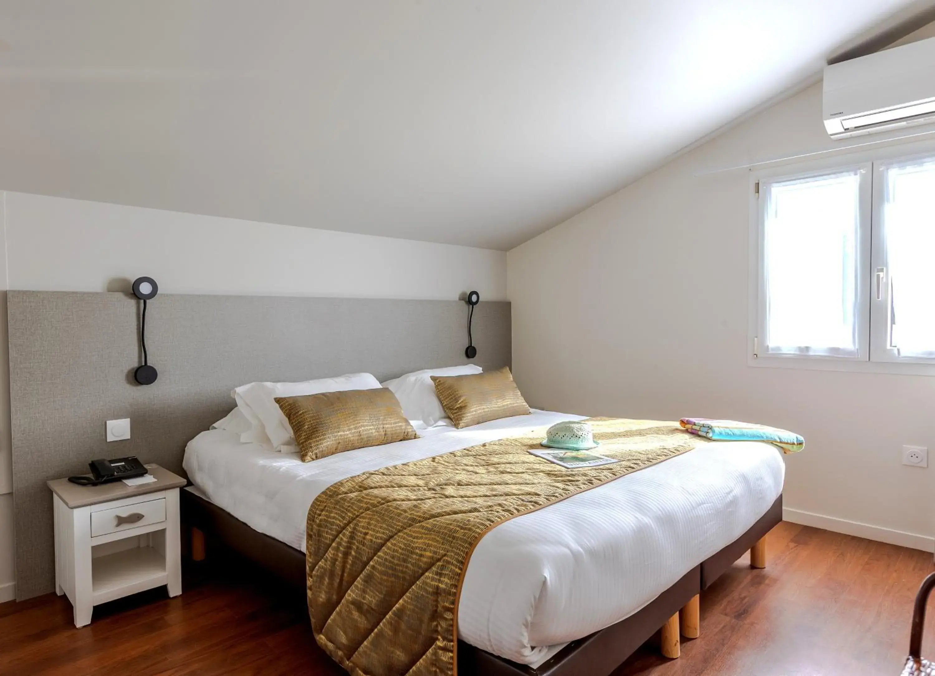 Standard Room in Hôtel Restaurant Le Grand Large - Face à la plage - Ile de Ré Standard Room in Hôtel Restaurant Le Grand Large - Face à la plage - Ile de Ré