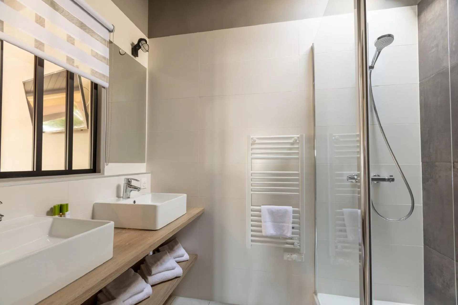 Hôtel Restaurant Le Grand Large - Face à la plage - Ile de Ré