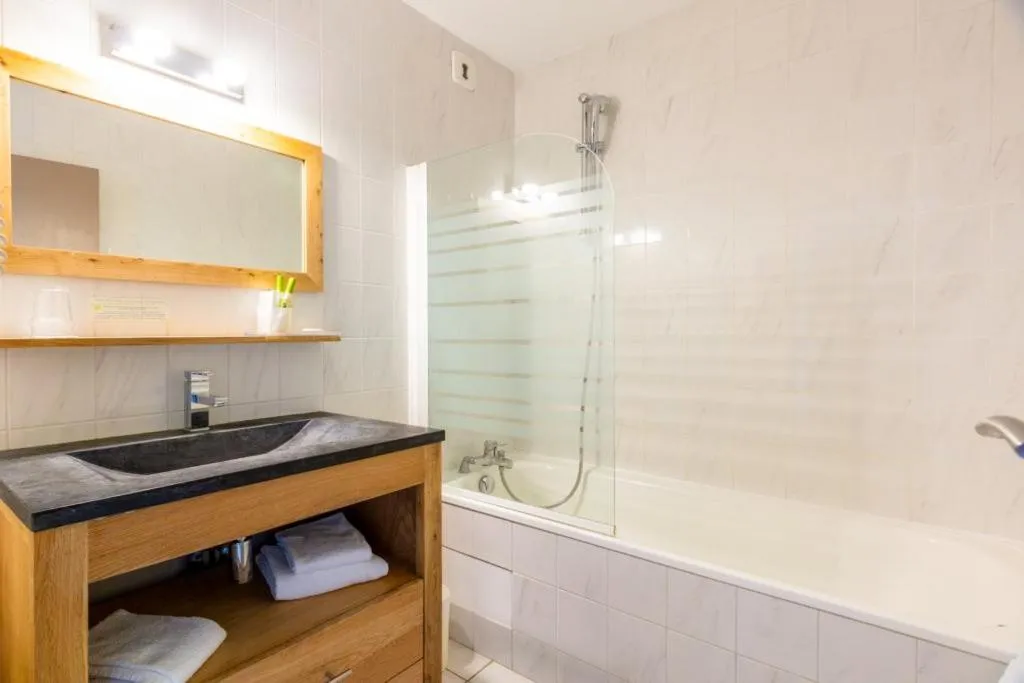 Hôtel Restaurant Le Grand Large - Face à la plage - Ile de Ré